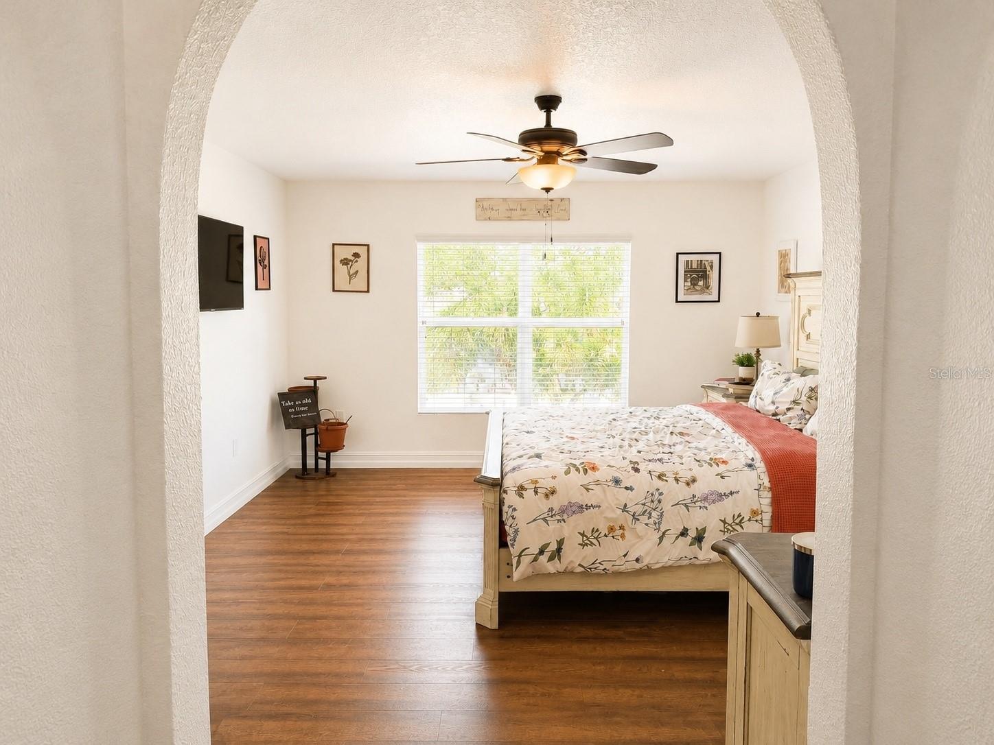 10056 Gifford St Property Photo 29