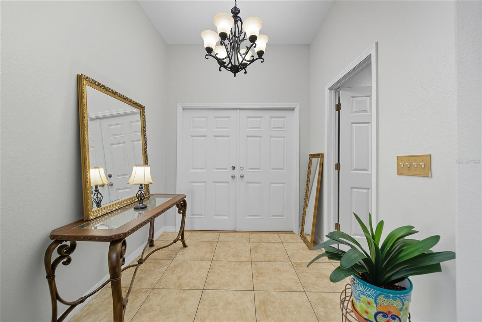 9427 Rolling Cir Property Photo 10