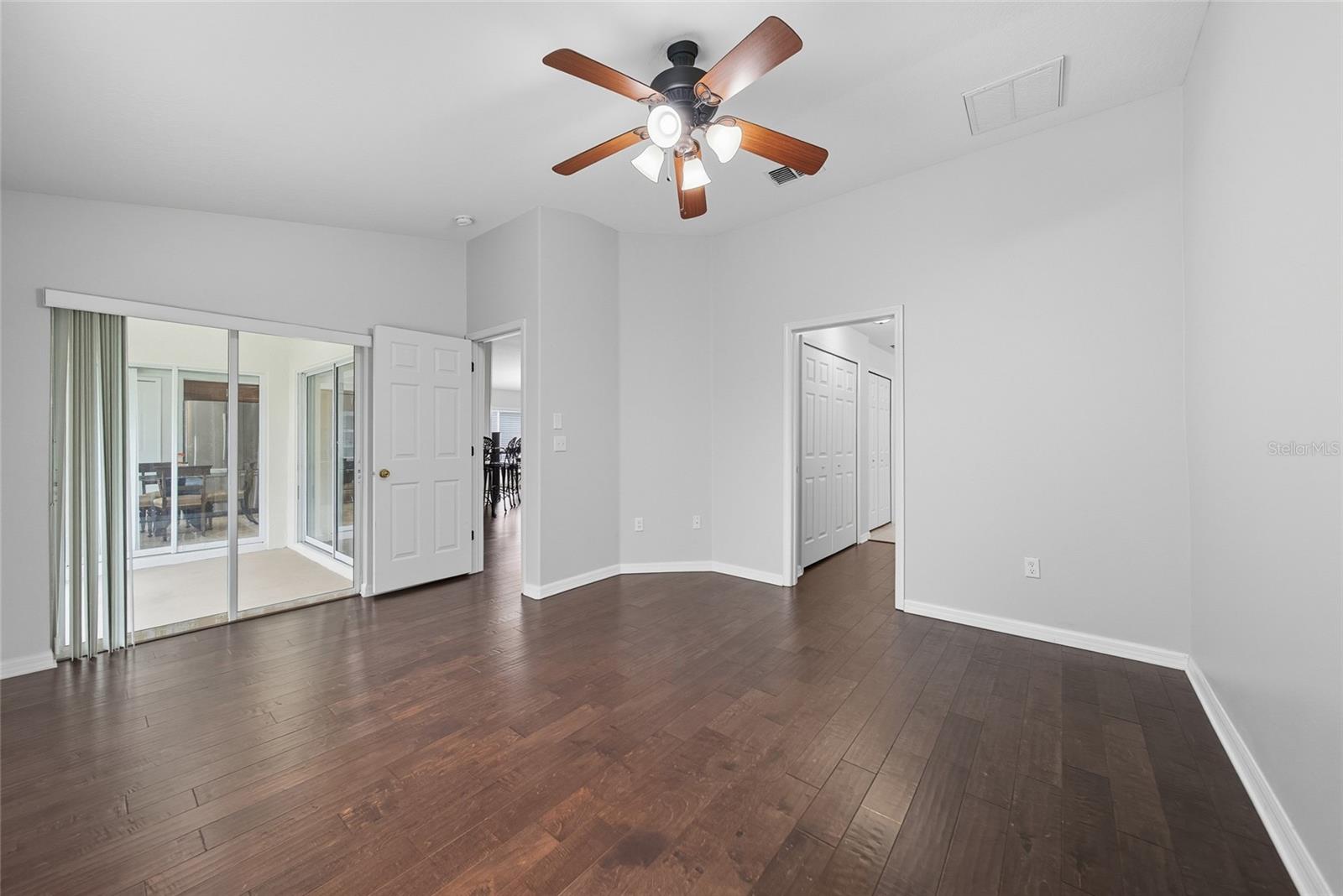 9427 Rolling Cir Property Photo 13