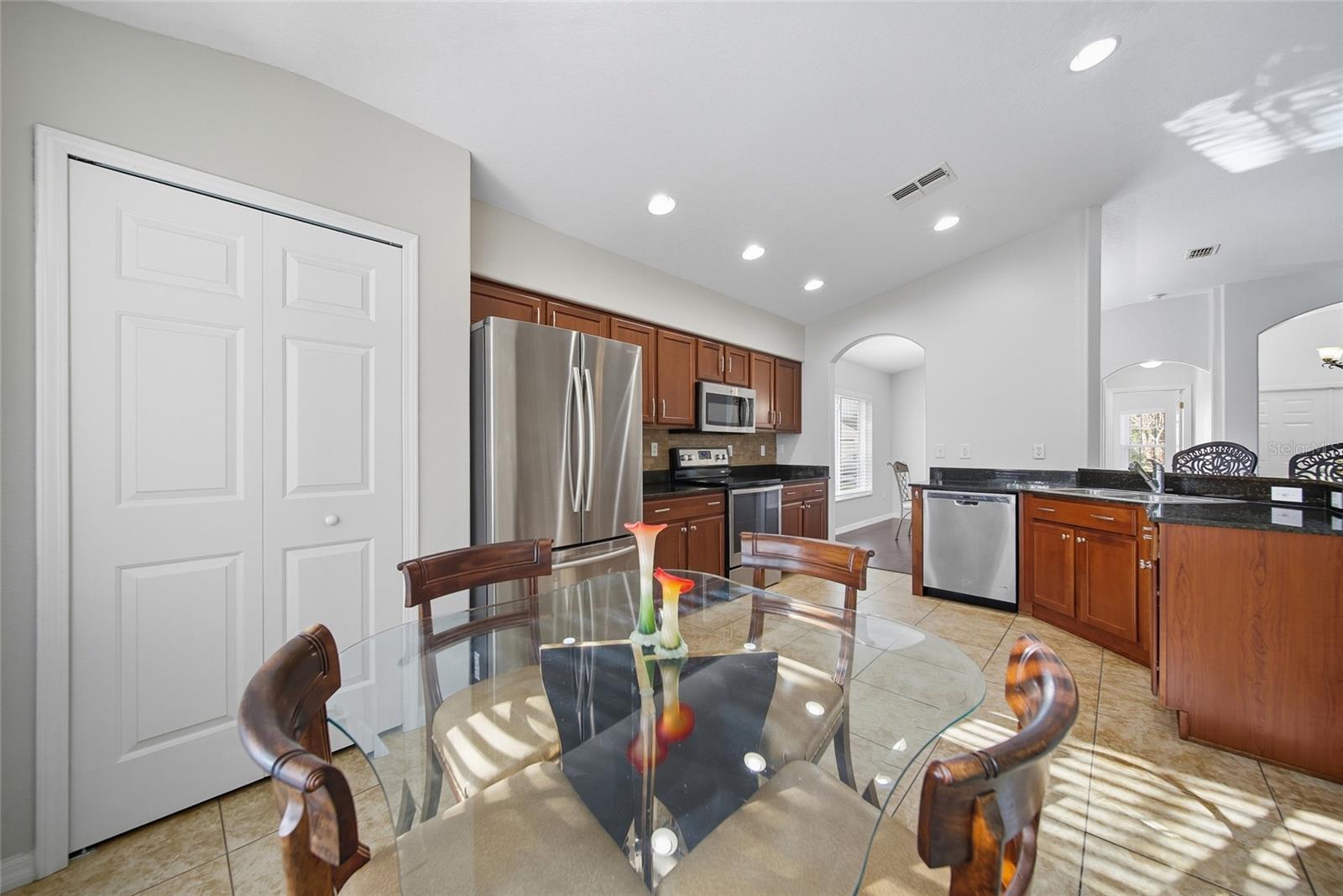 9427 Rolling Cir Property Photo 17