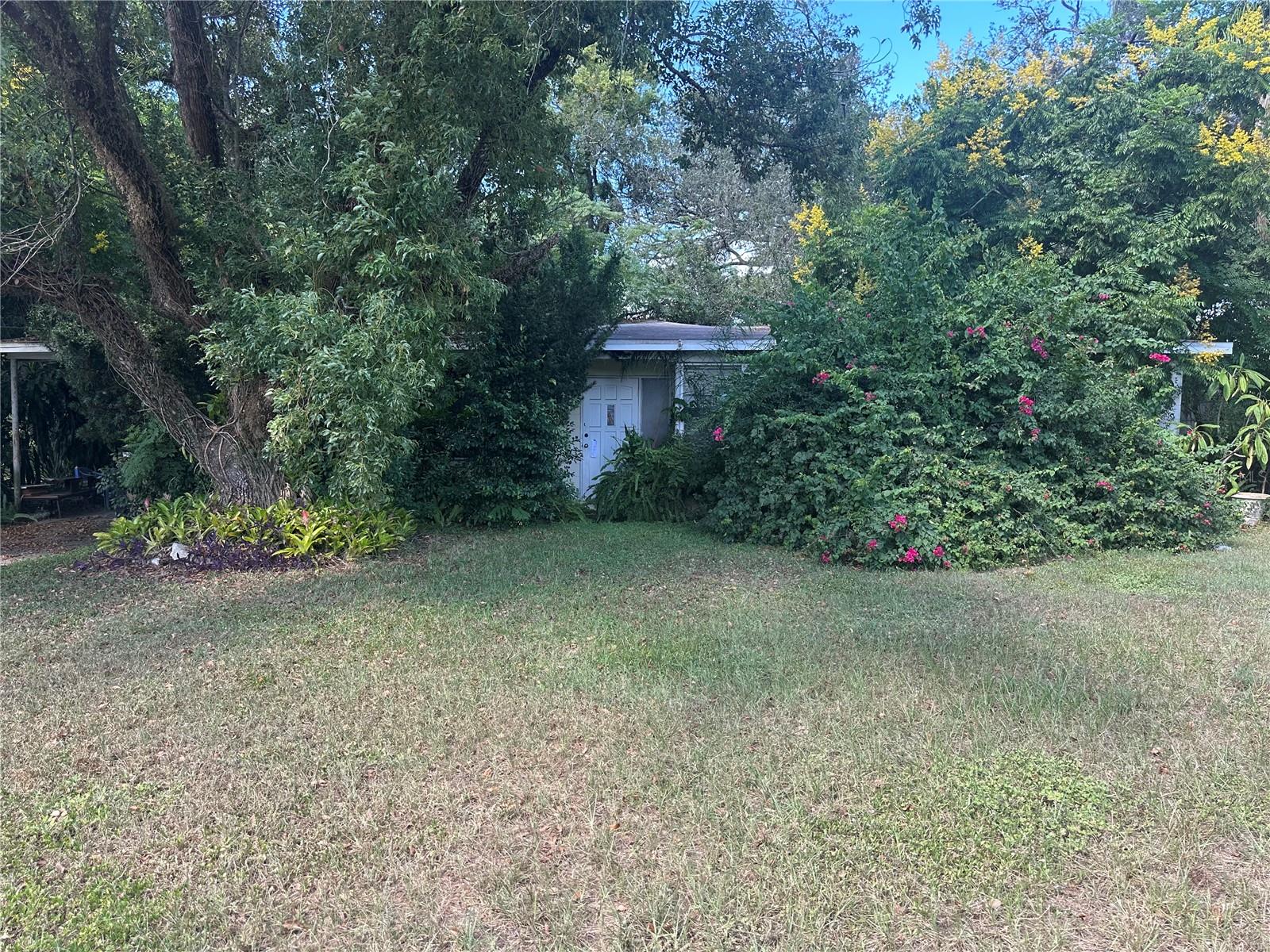 112 MISSION HILLS AVE Property Photo 1