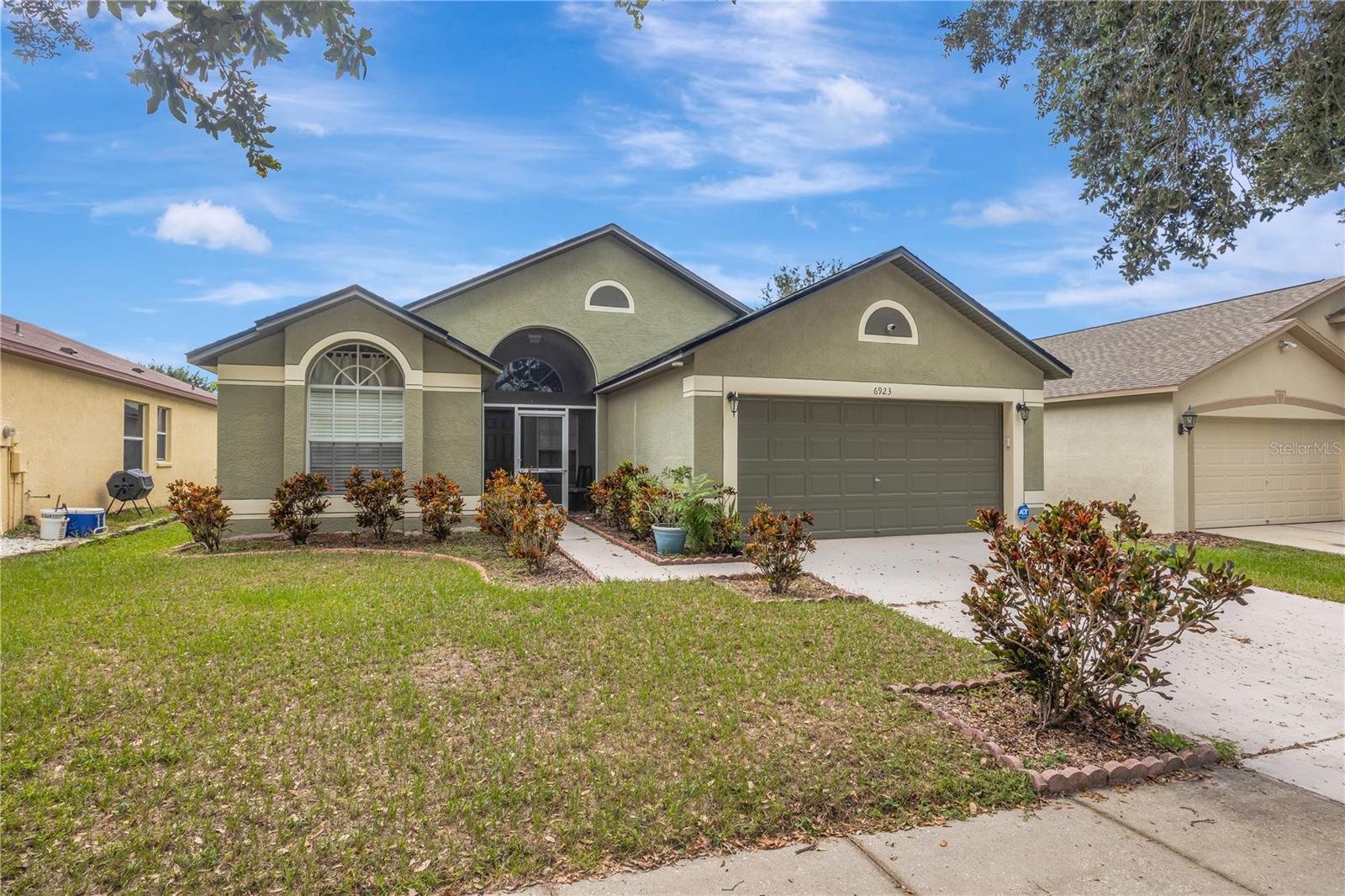 6923 Waterbrook Ct Property Photo 1