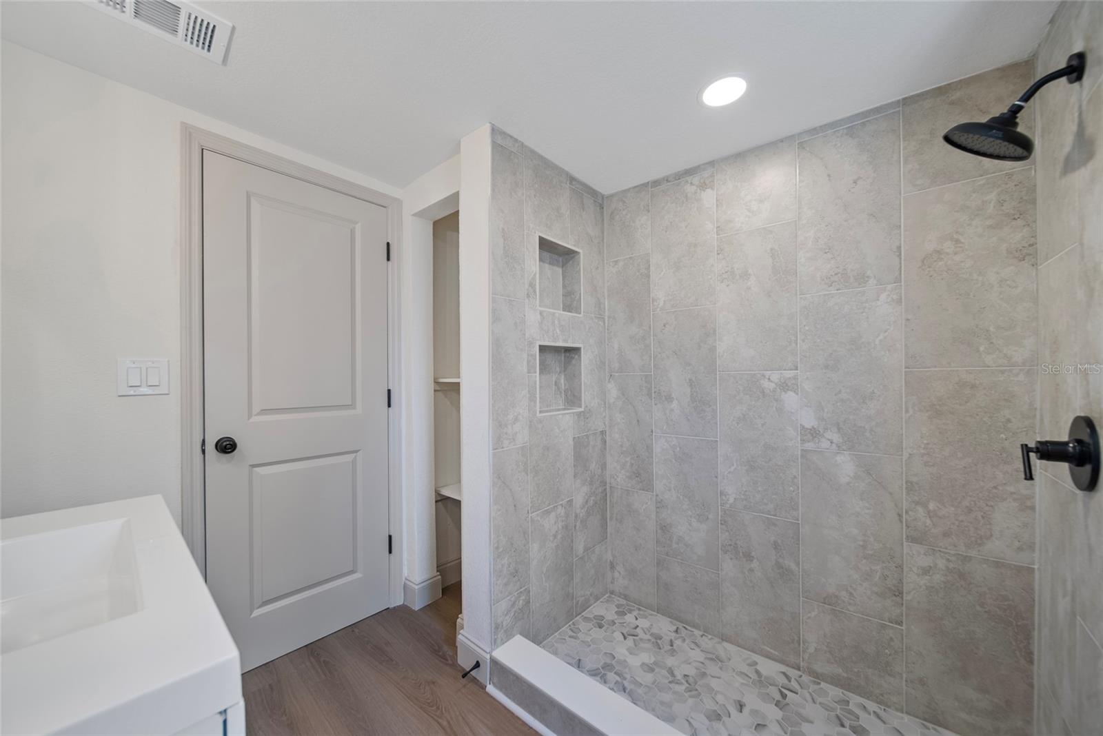 2930 W Arch St Property Photo 13