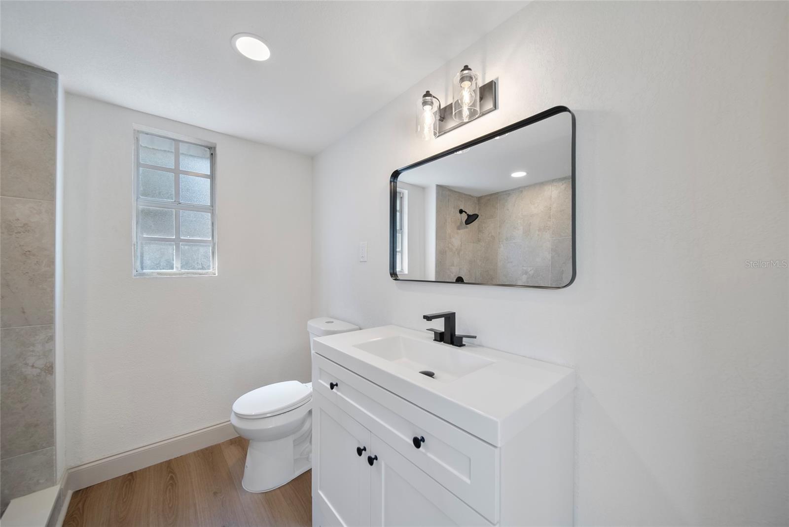 2930 W Arch St Property Photo 14