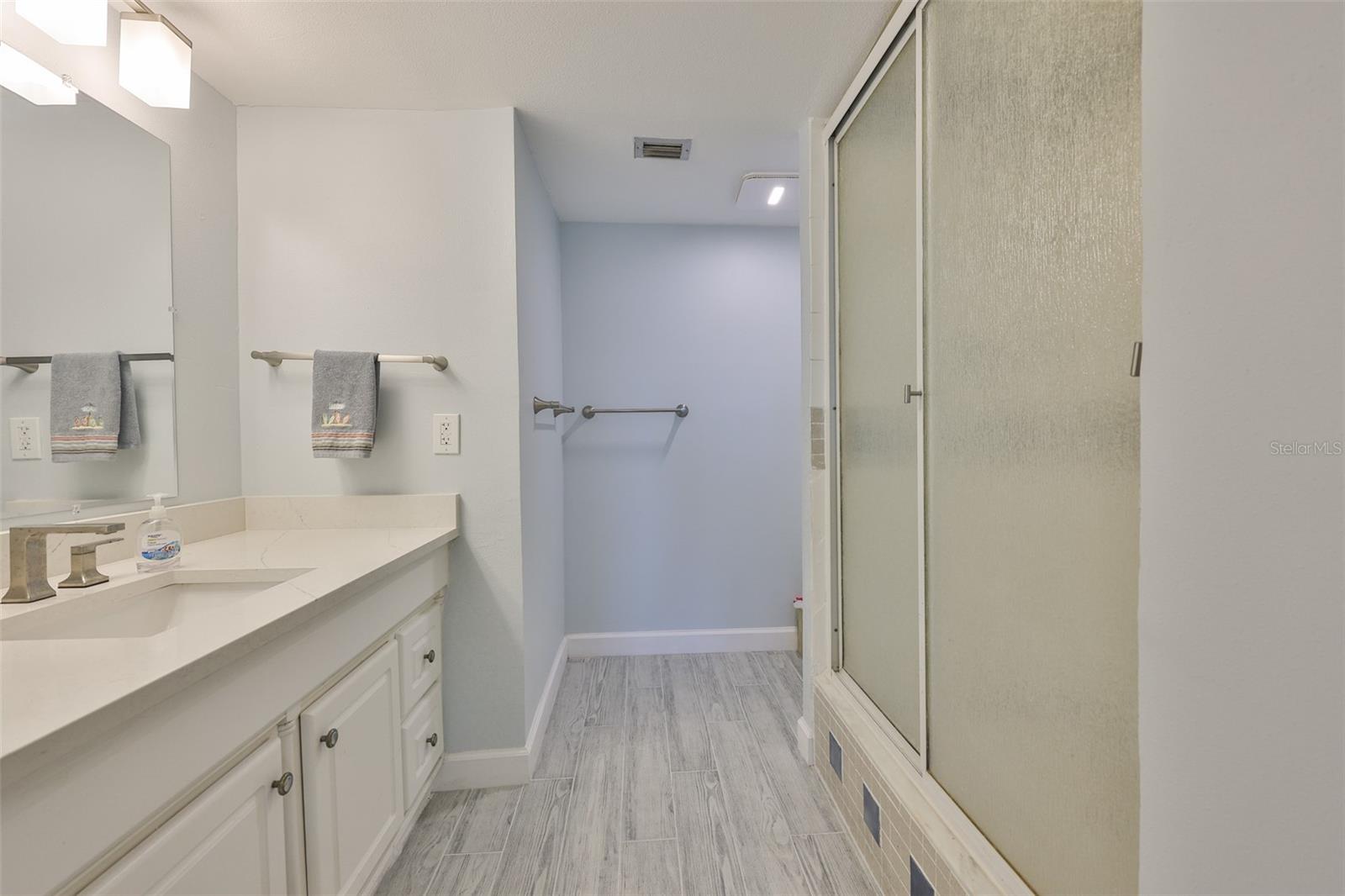 1400 Gulf Blvd #704 Property Photo 15