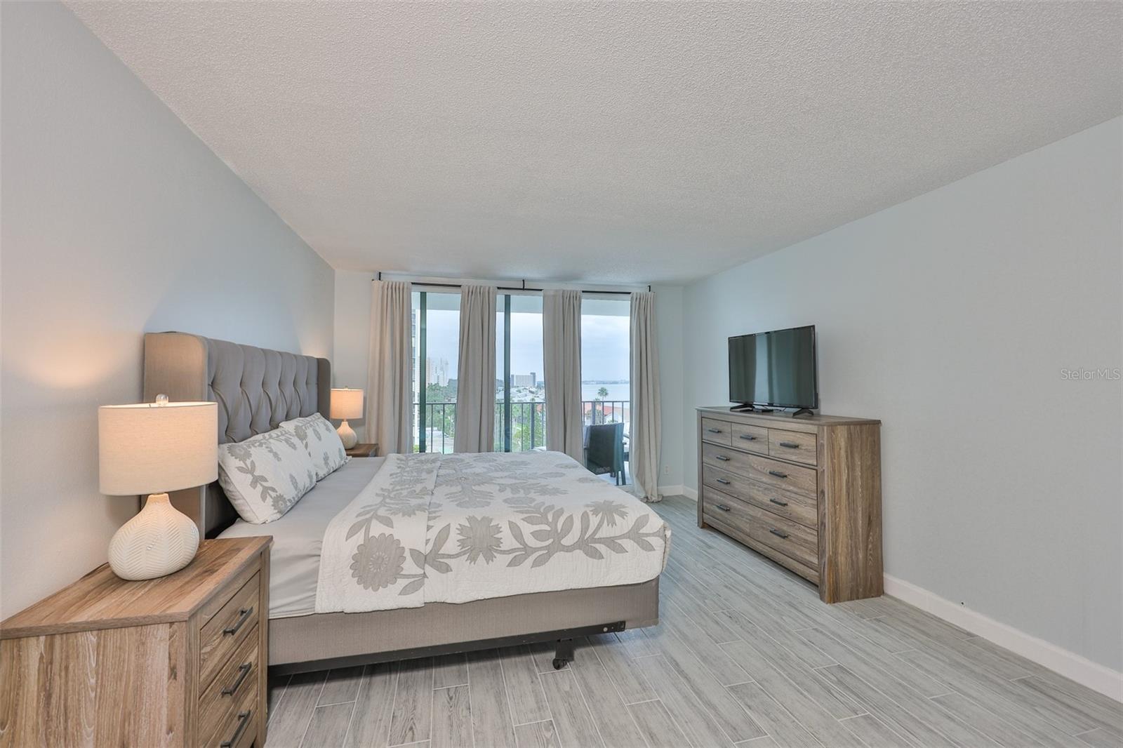 1400 Gulf Blvd #704 Property Photo 16
