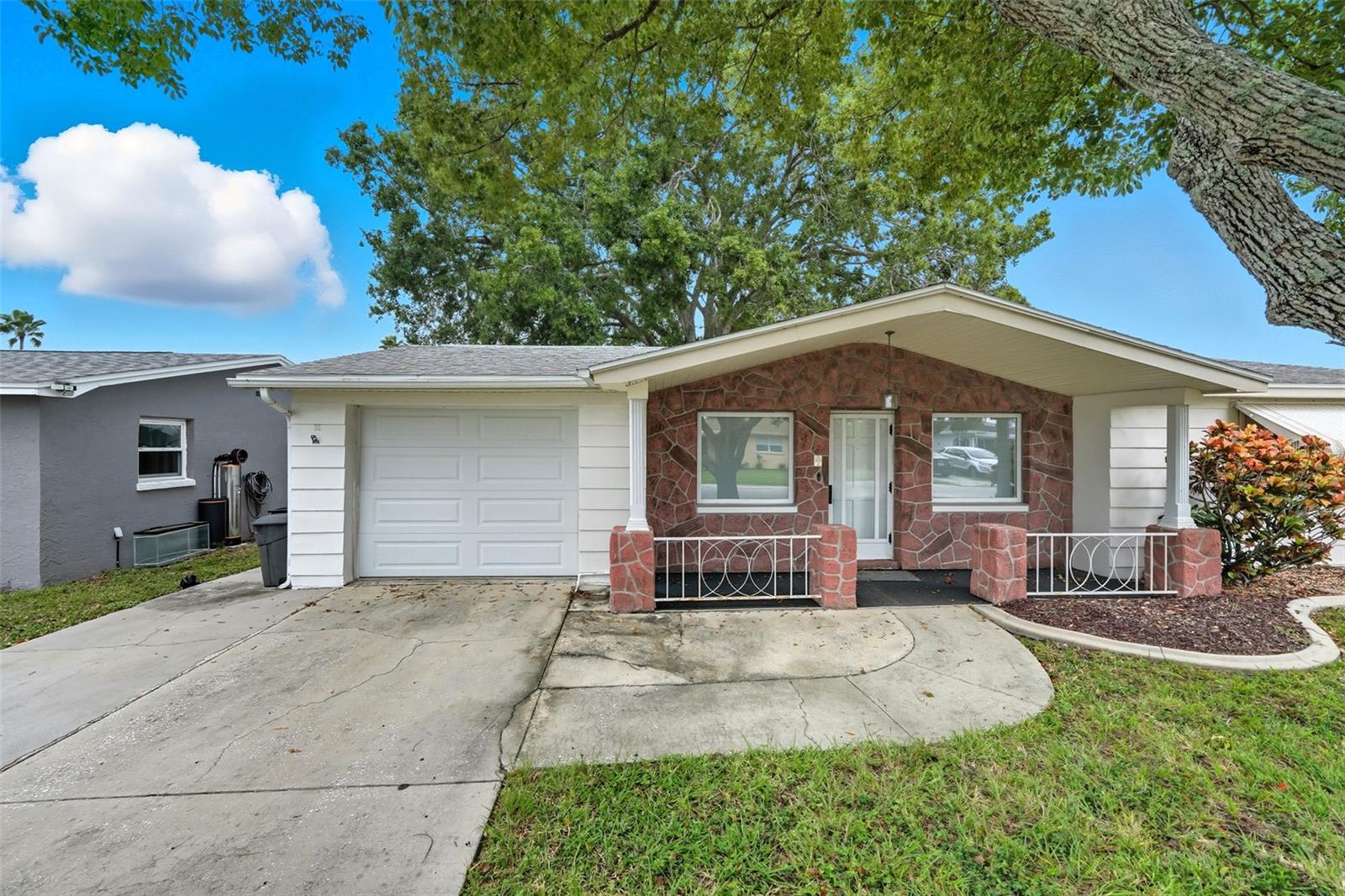 3125 Salisbury Dr Property Photo 2