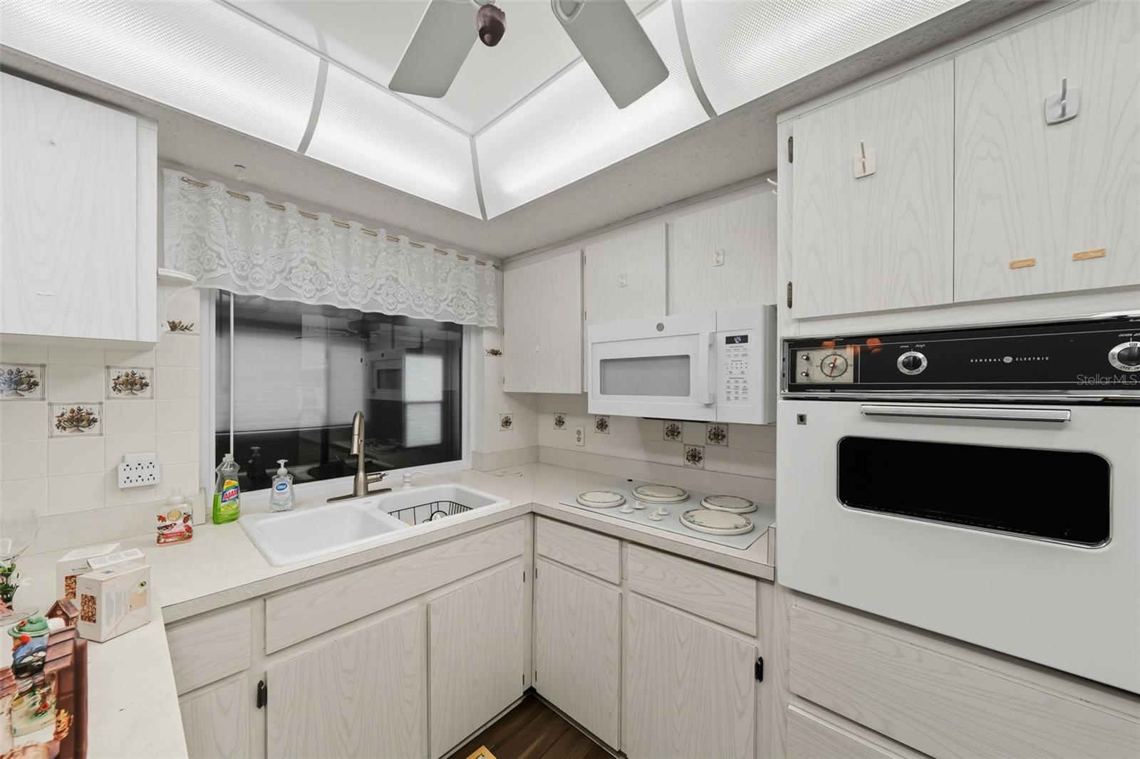 3125 Salisbury Dr Property Photo 8