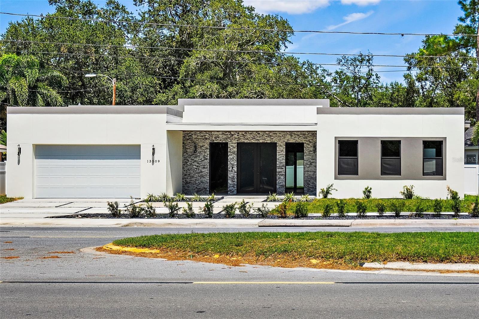 13509 Park Blvd Property Photo 1
