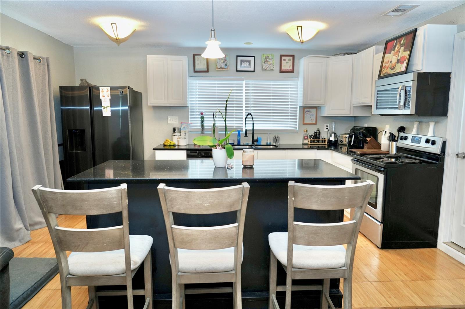 TB8433847 Property Photo 6
