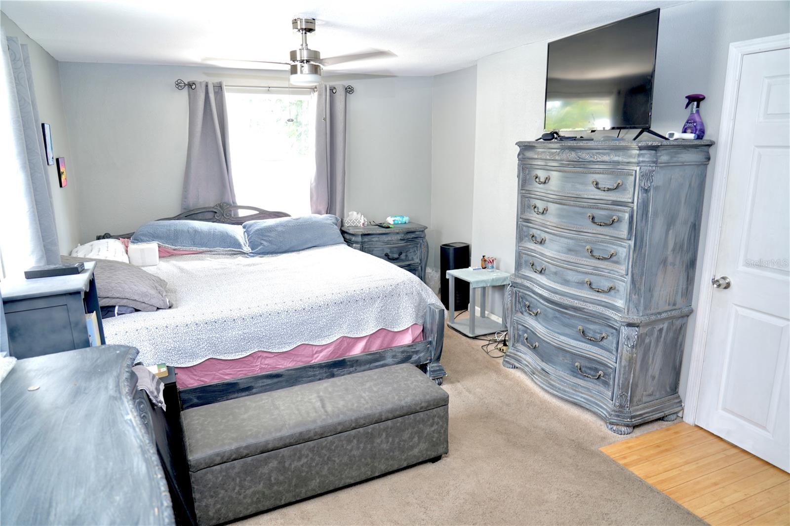 TB8433847 Property Photo 11
