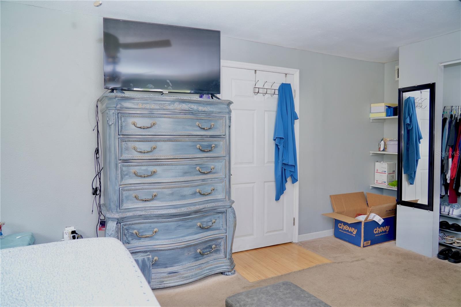 TB8433847 Property Photo 14