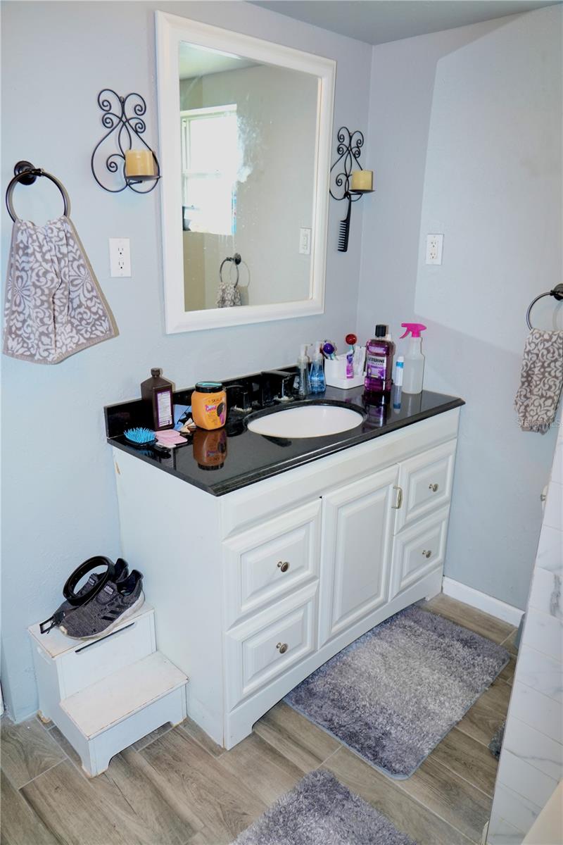 TB8433847 Property Photo 22