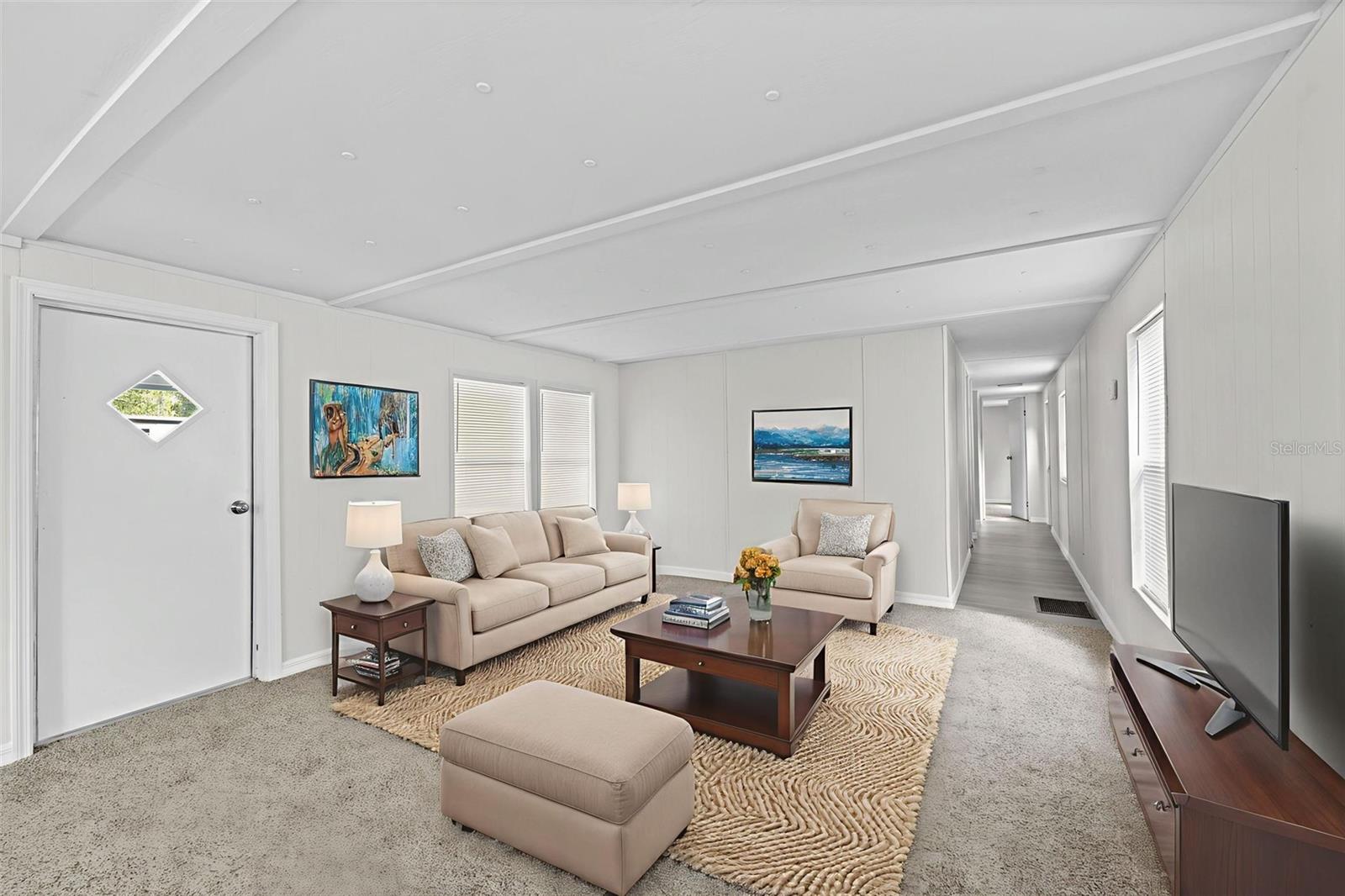 TB8433906 Property Photo 2