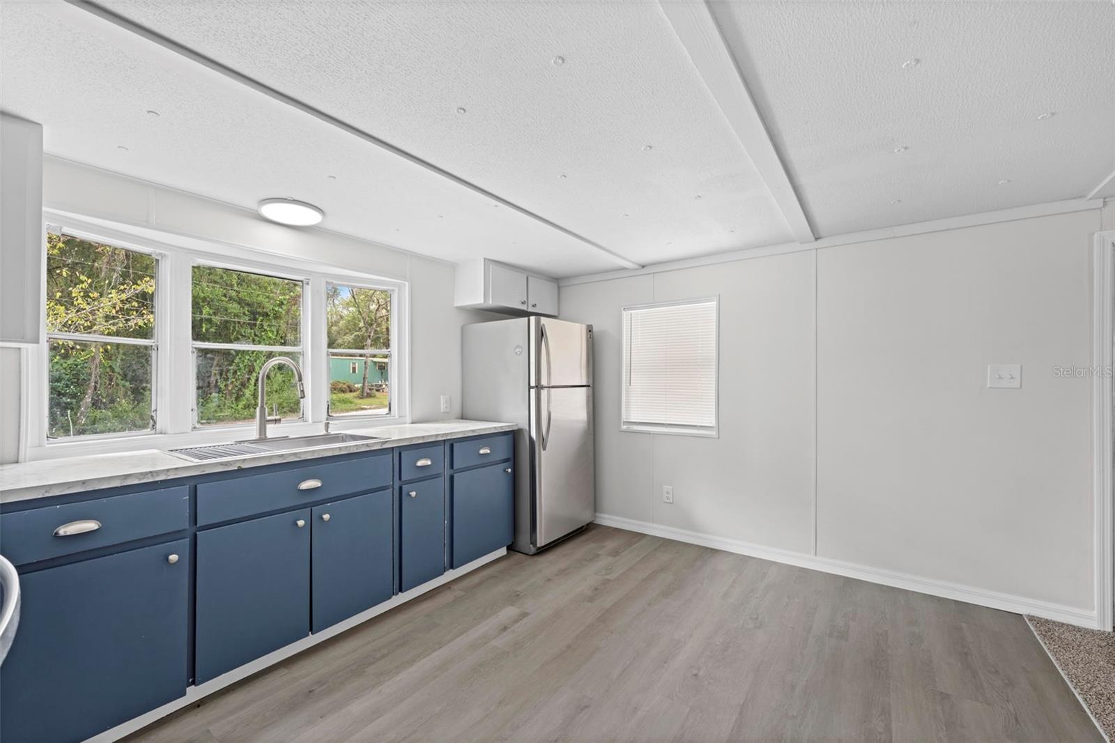 TB8433906 Property Photo 7