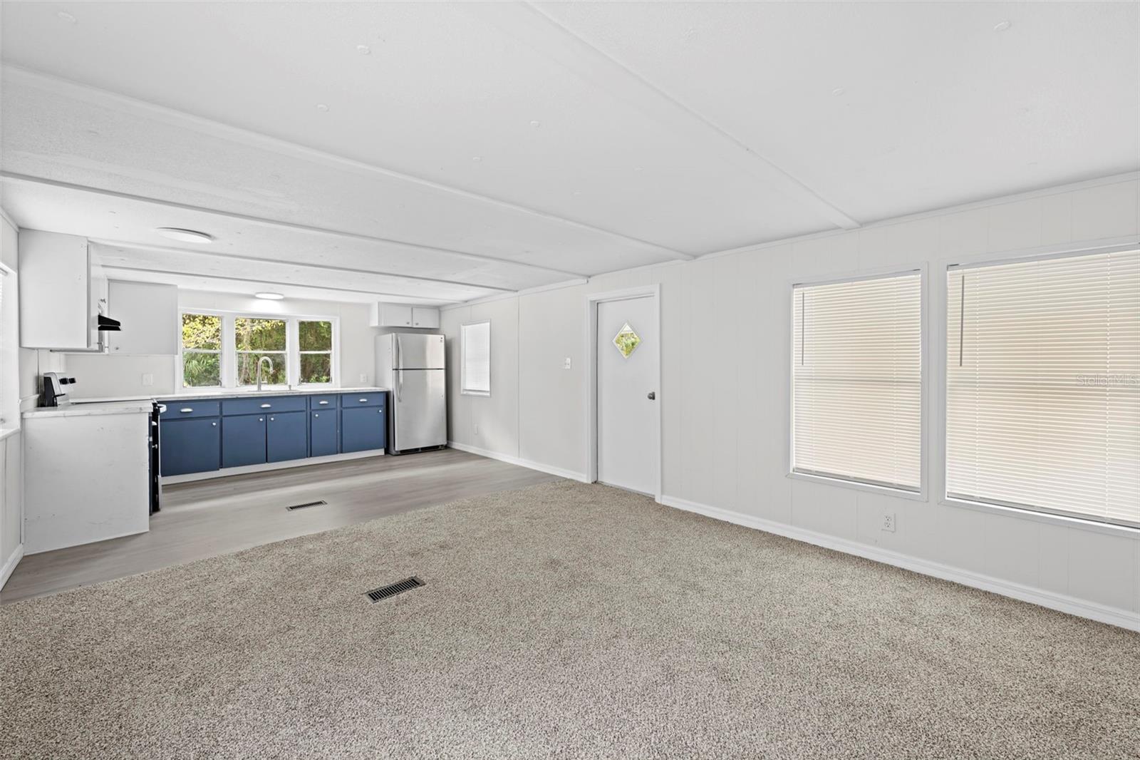 TB8433906 Property Photo 10