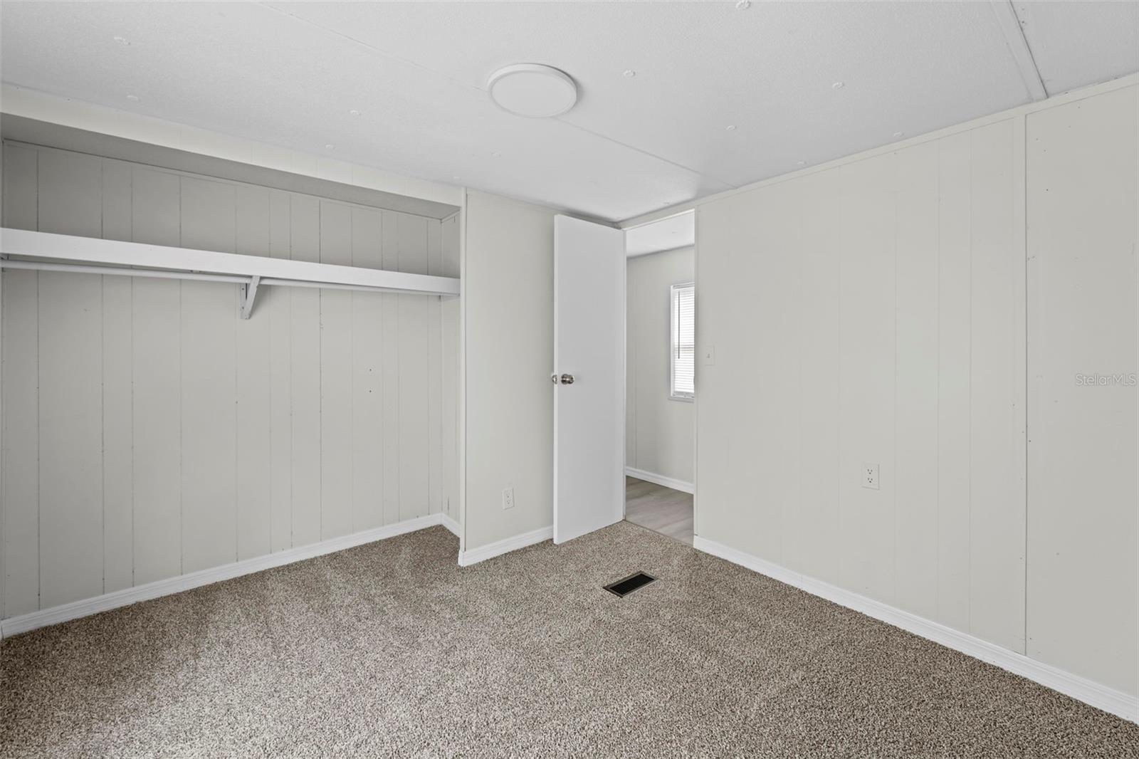 TB8433906 Property Photo 15