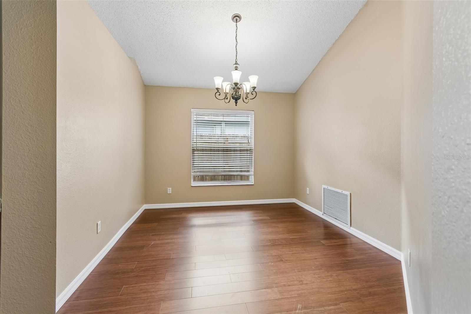 5646 Paddock Trail Dr Property Photo 5