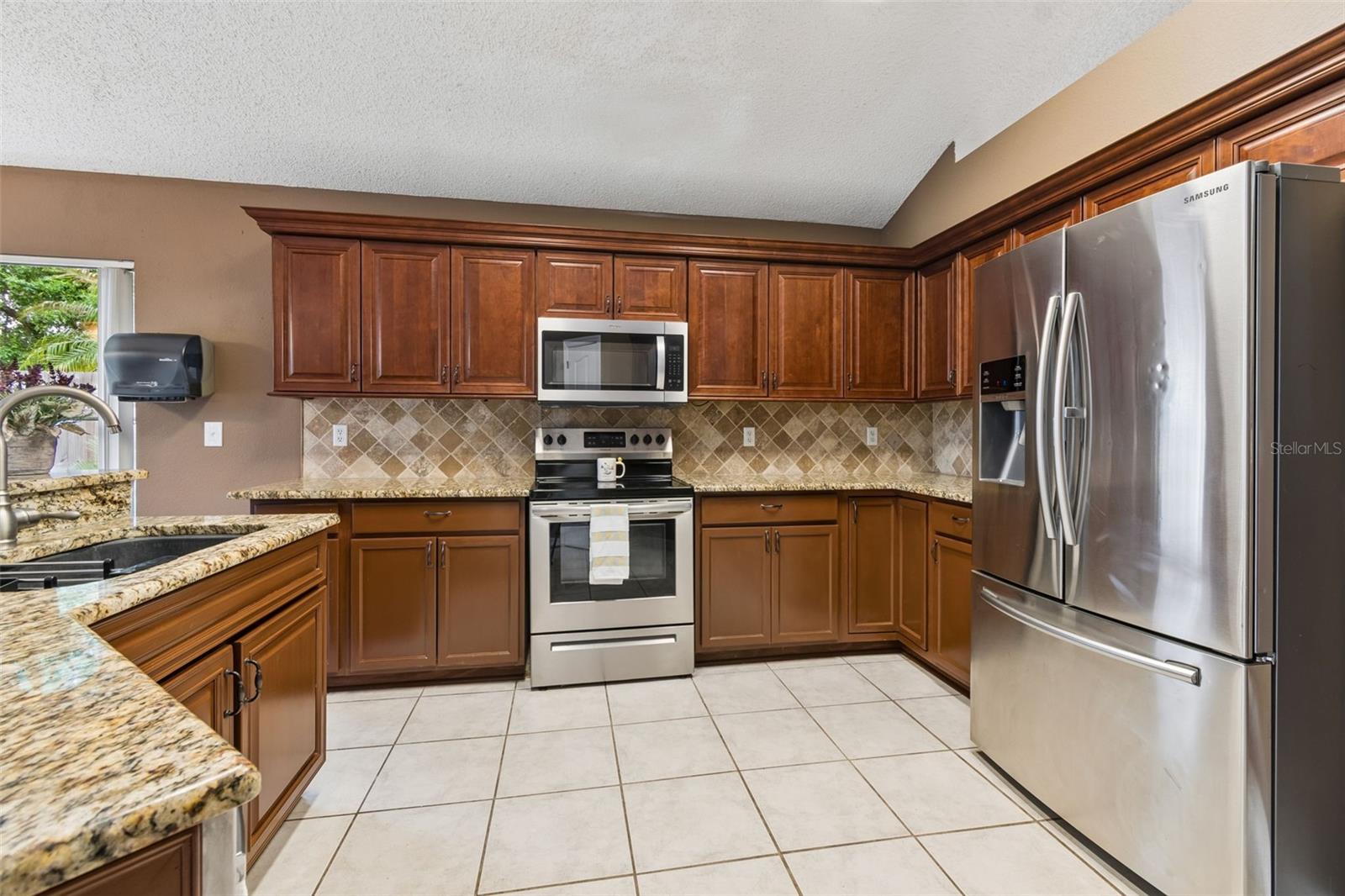 5646 Paddock Trail Dr Property Photo 7