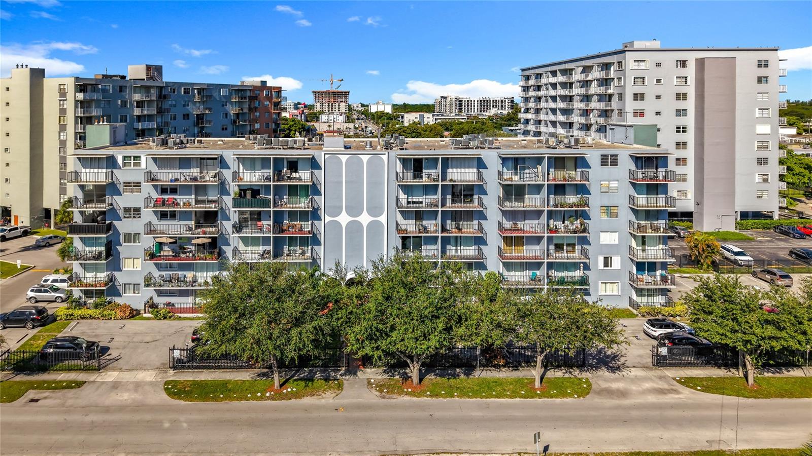 12500 NE 15TH AVE #105
