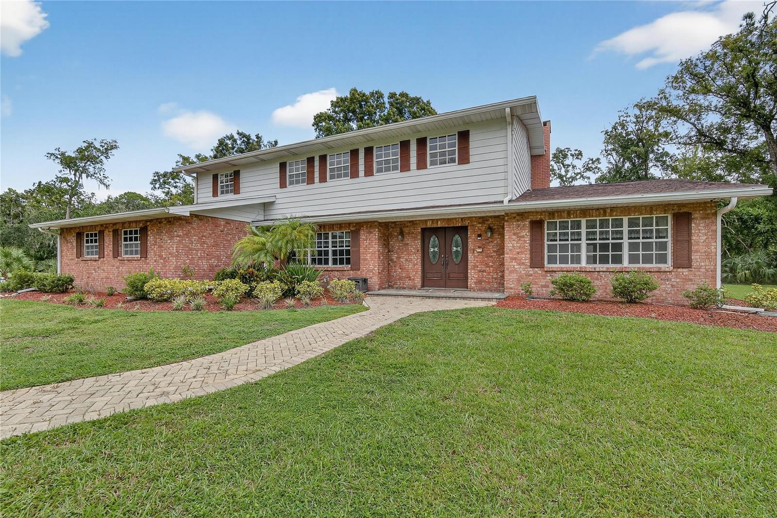 1502 Azalea St Property Photo 5