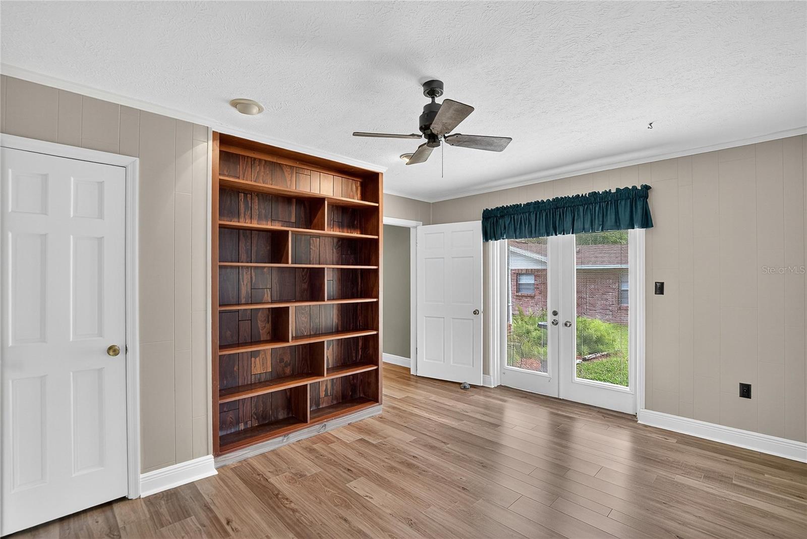 1502 Azalea St Property Photo 17