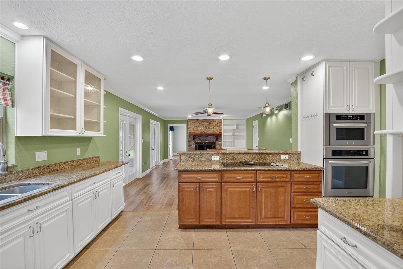 1502 Azalea St Property Photo 22