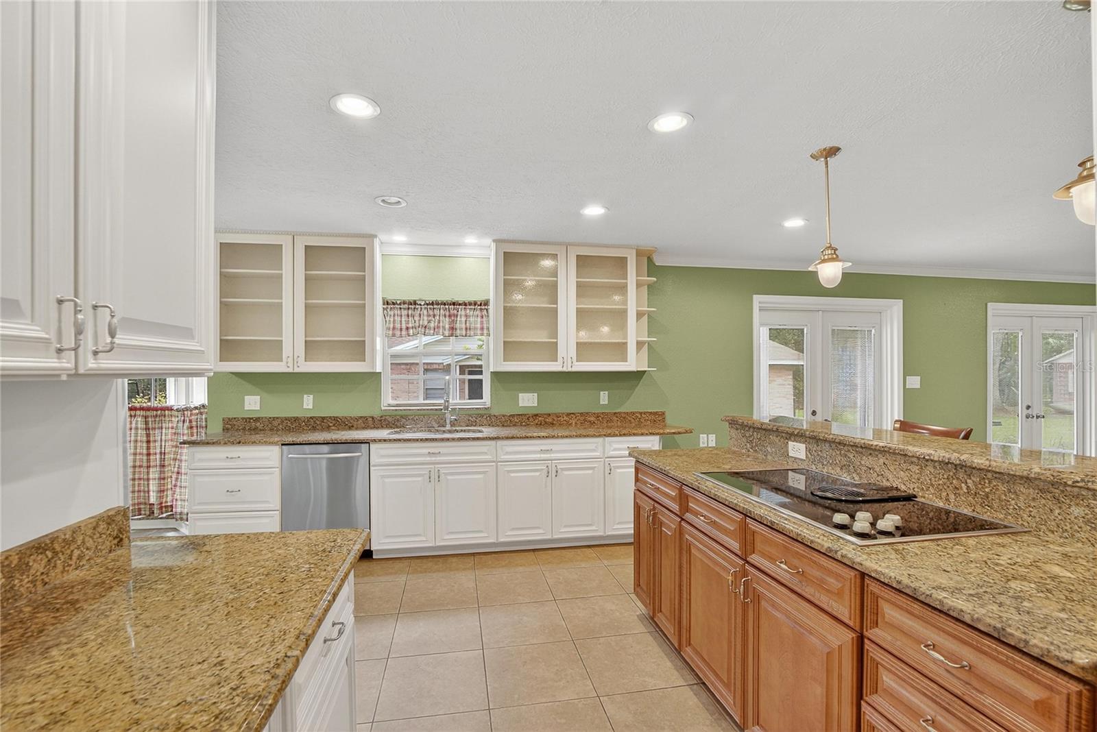 1502 Azalea St Property Photo 25