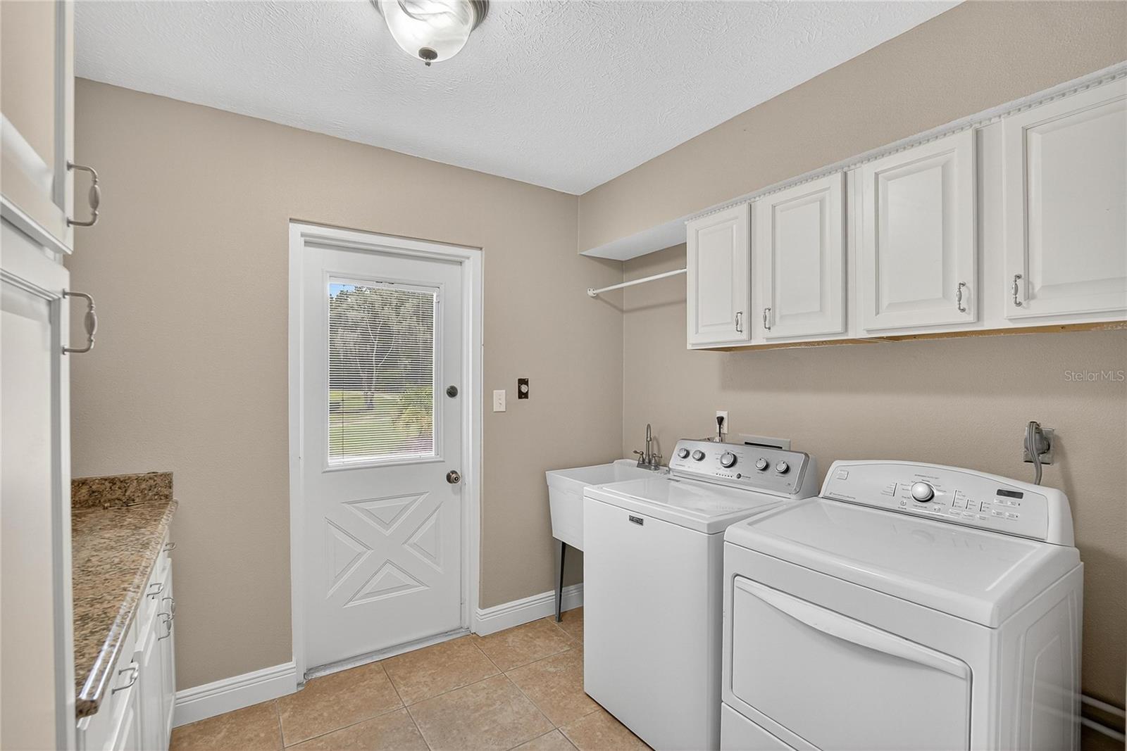 1502 Azalea St Property Photo 26