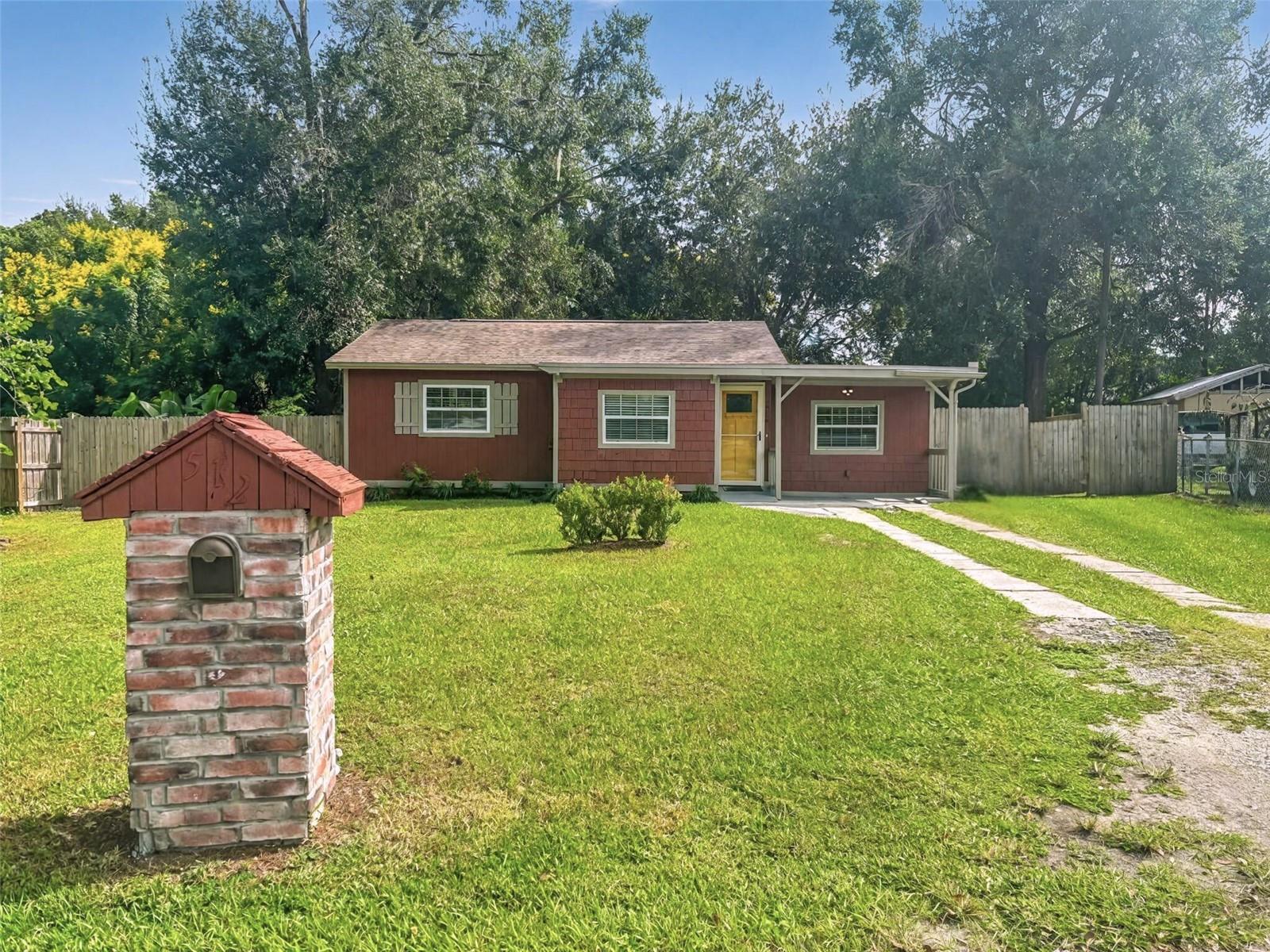 512 Green Cir Property Photo 1