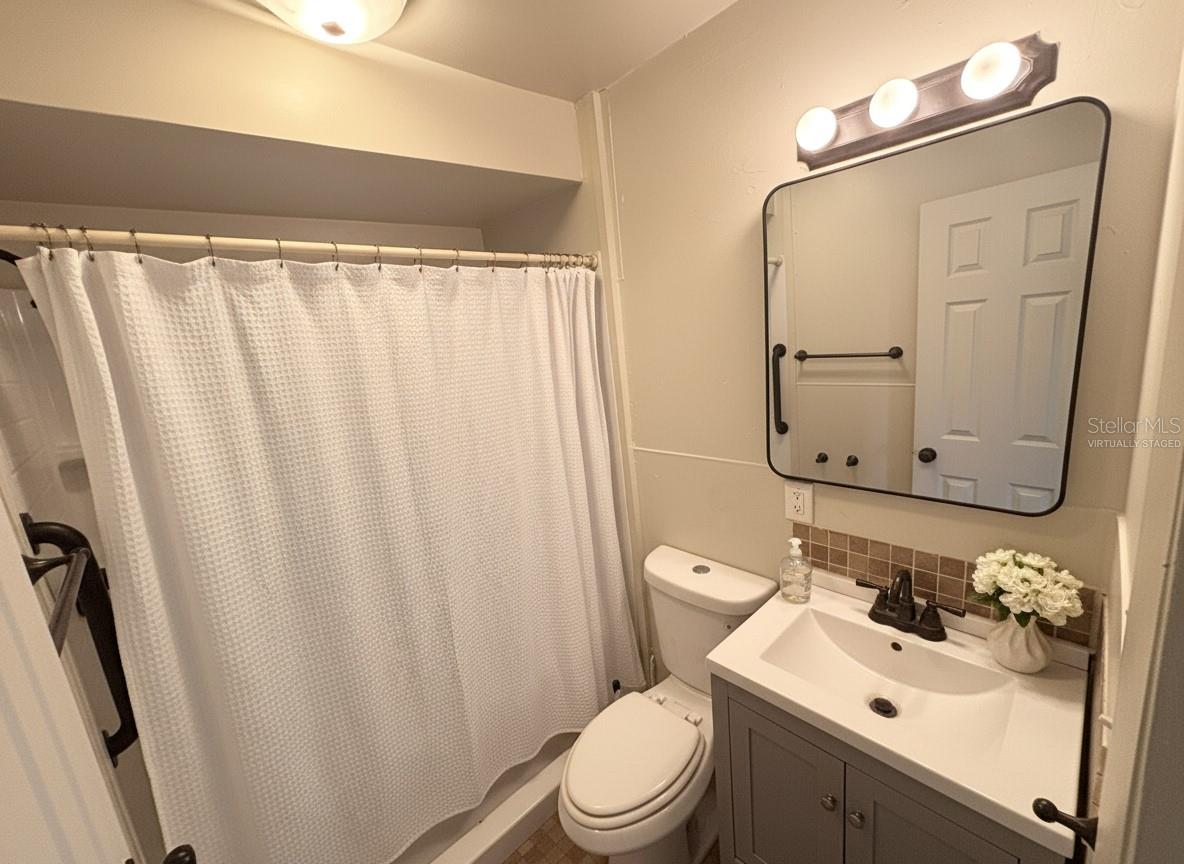 512 Green Cir Property Photo 9