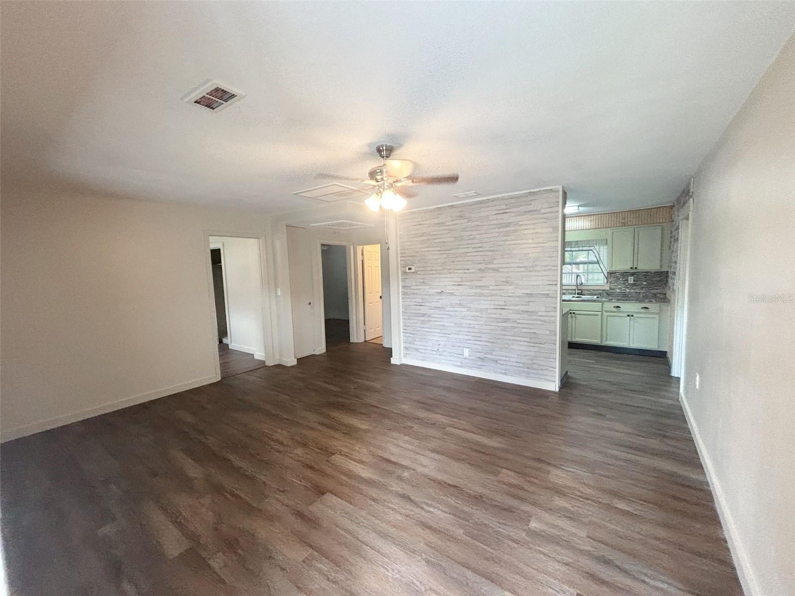 512 Green Cir Property Photo 10