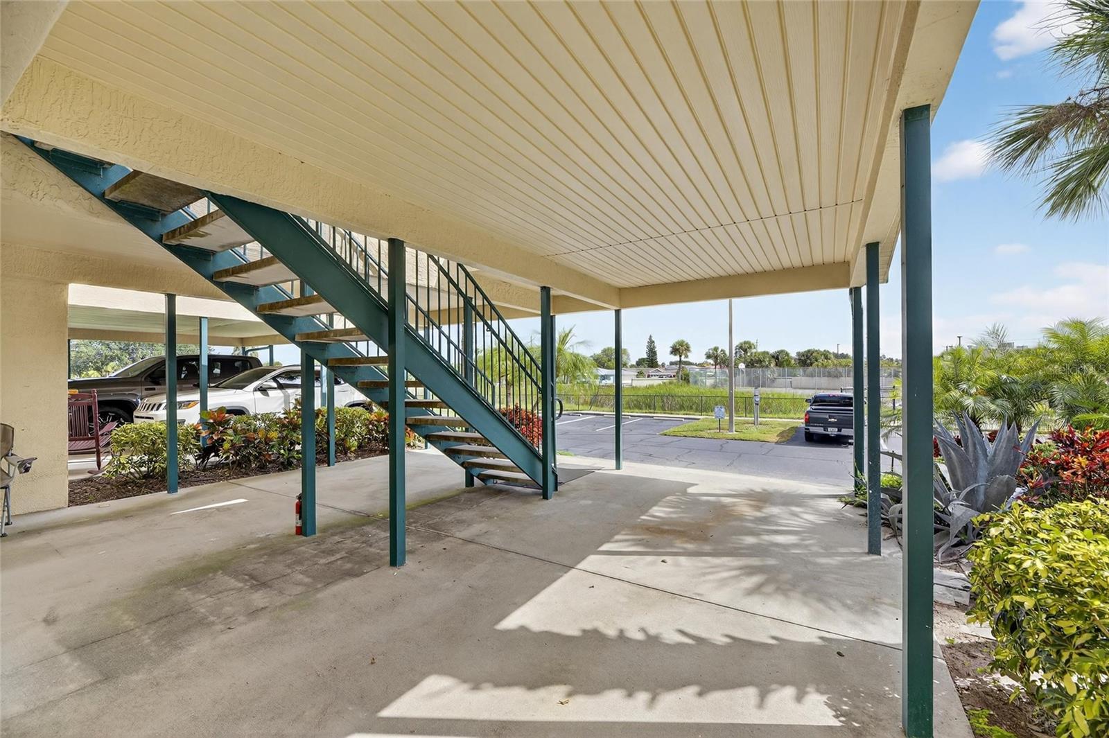 620 Yardarm Dr #10 Property Photo 8
