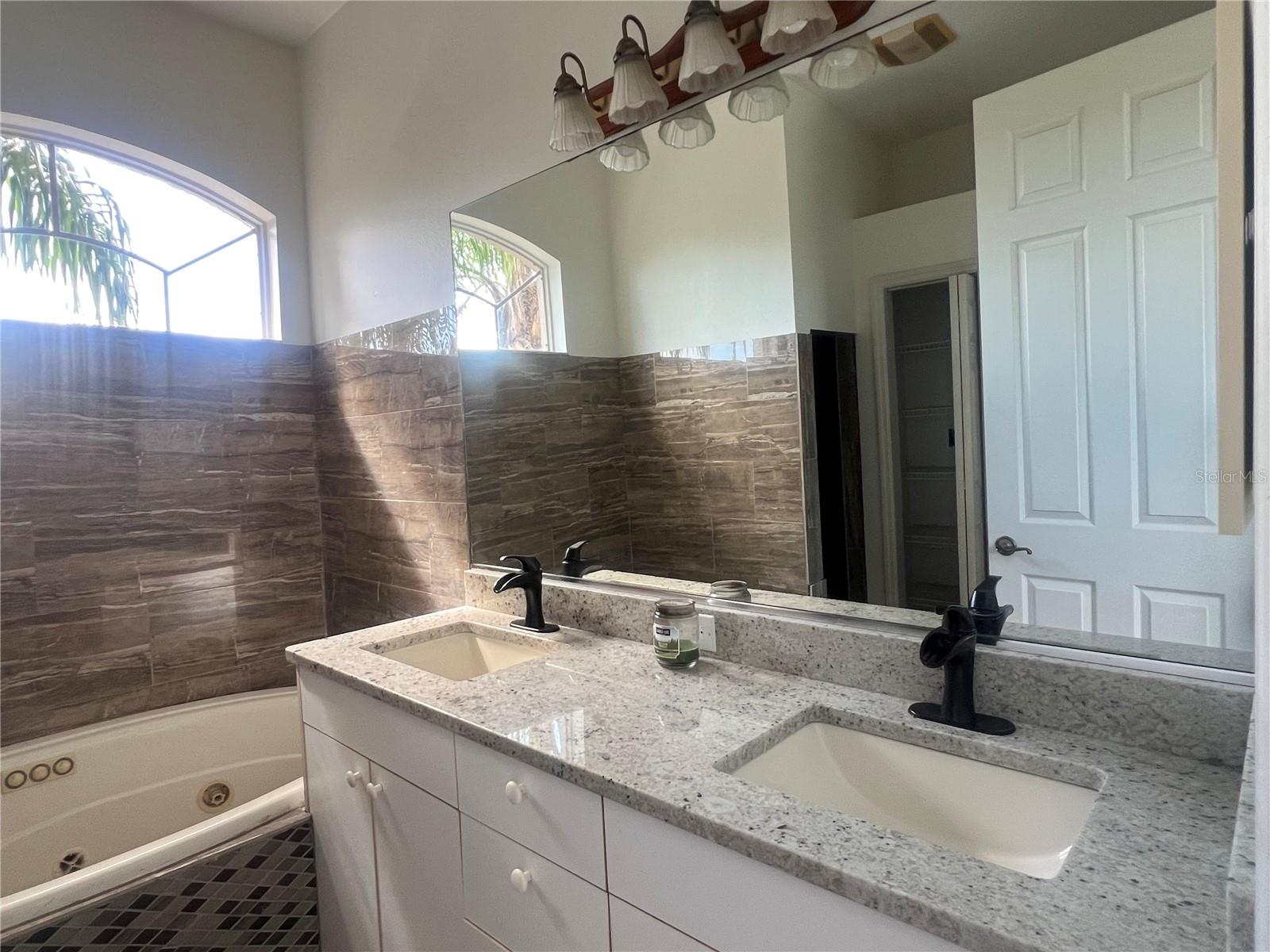 6222 Laurel Creek Trl Property Photo 13
