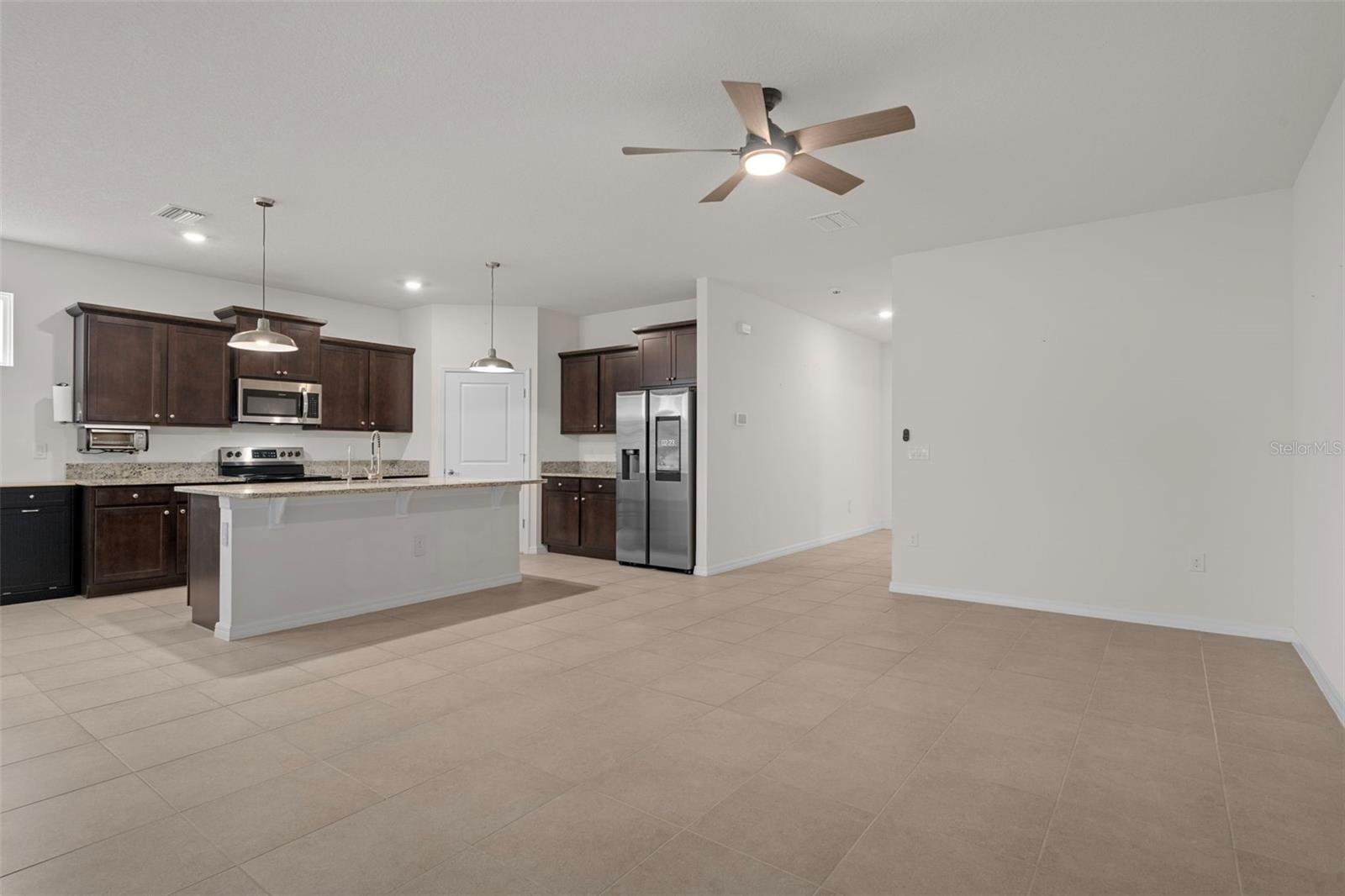 12735 Eastpointe Dr Property Photo 8
