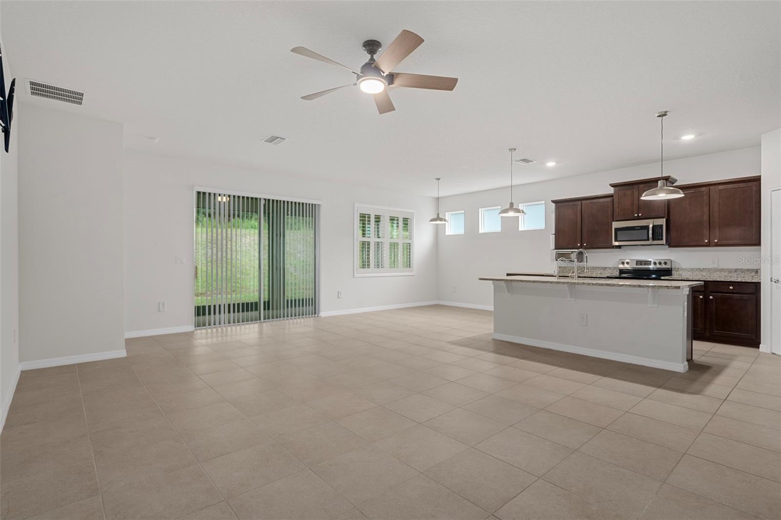 12735 Eastpointe Dr Property Photo 9