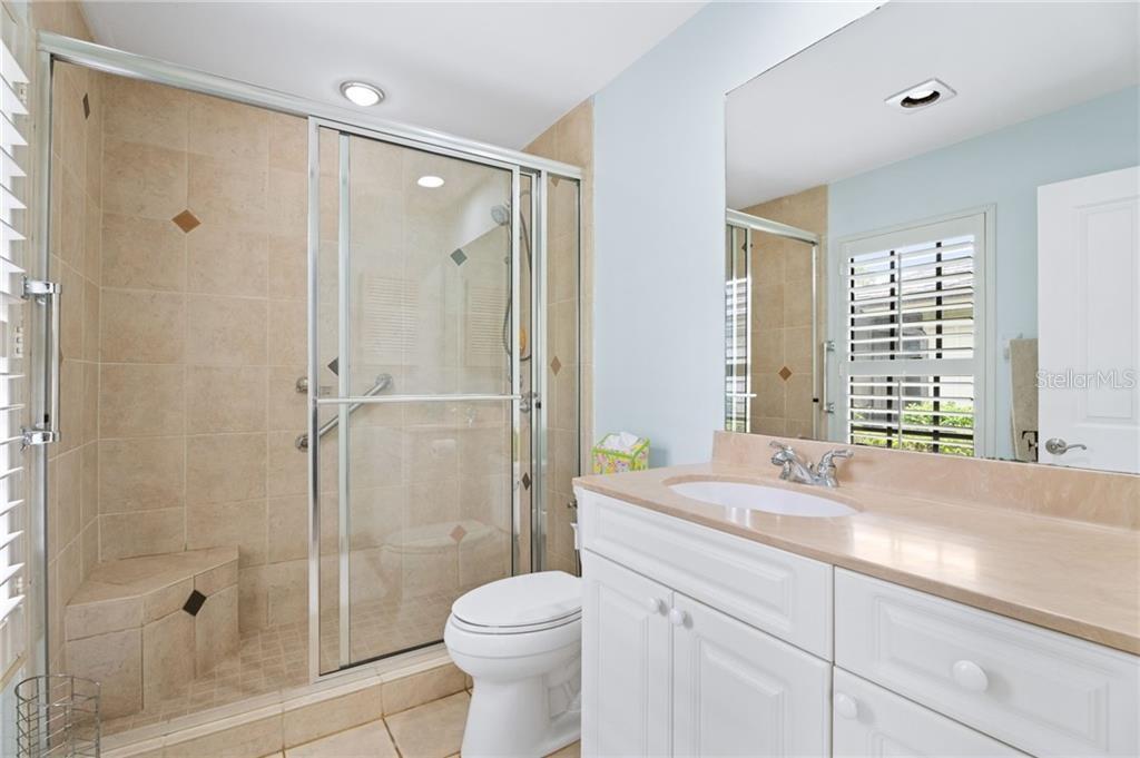 TB8434622 Property Photo 18