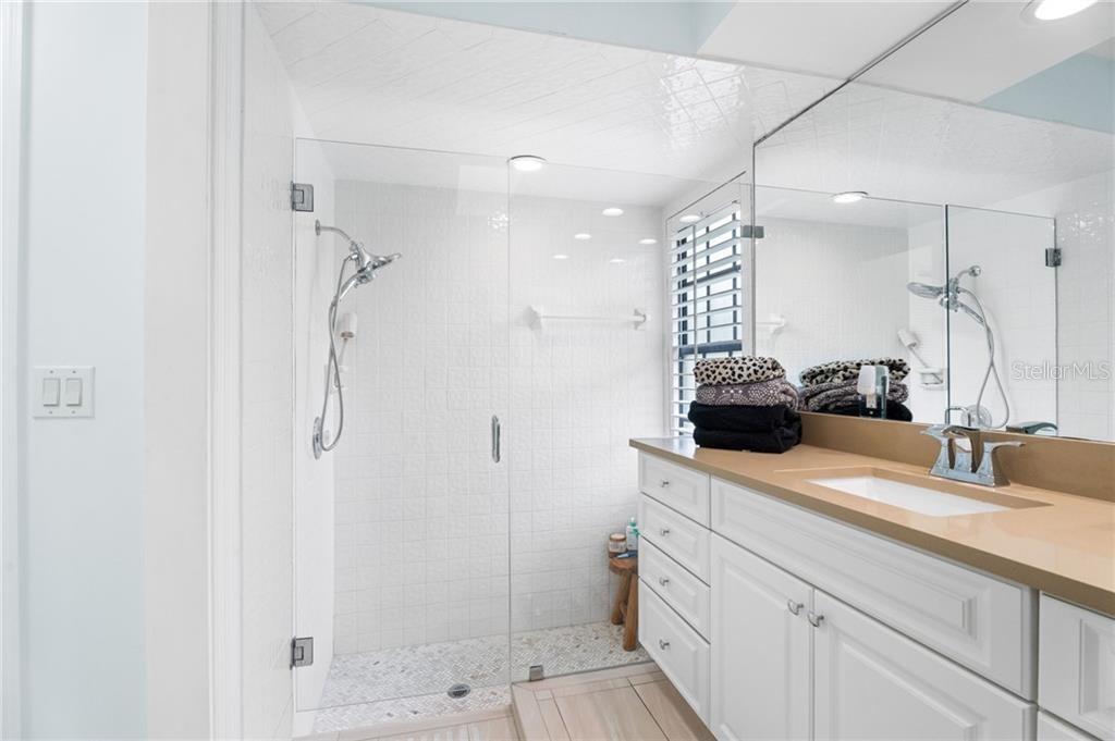 TB8434622 Property Photo 21