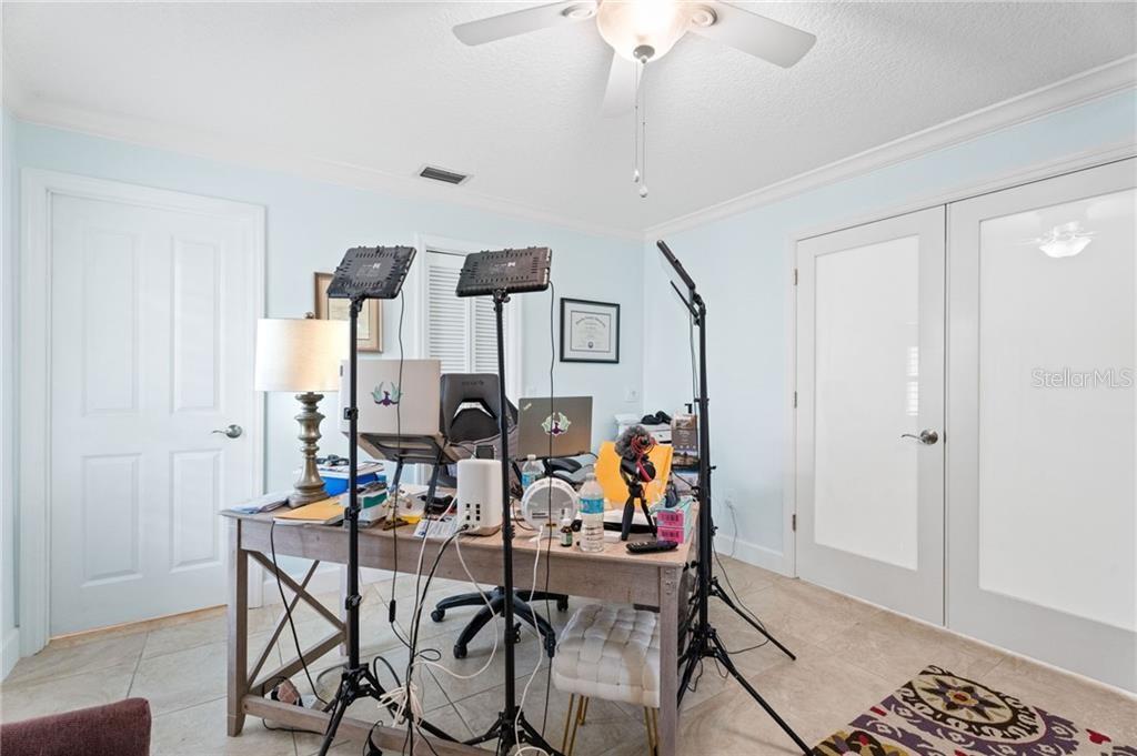 TB8434622 Property Photo 24