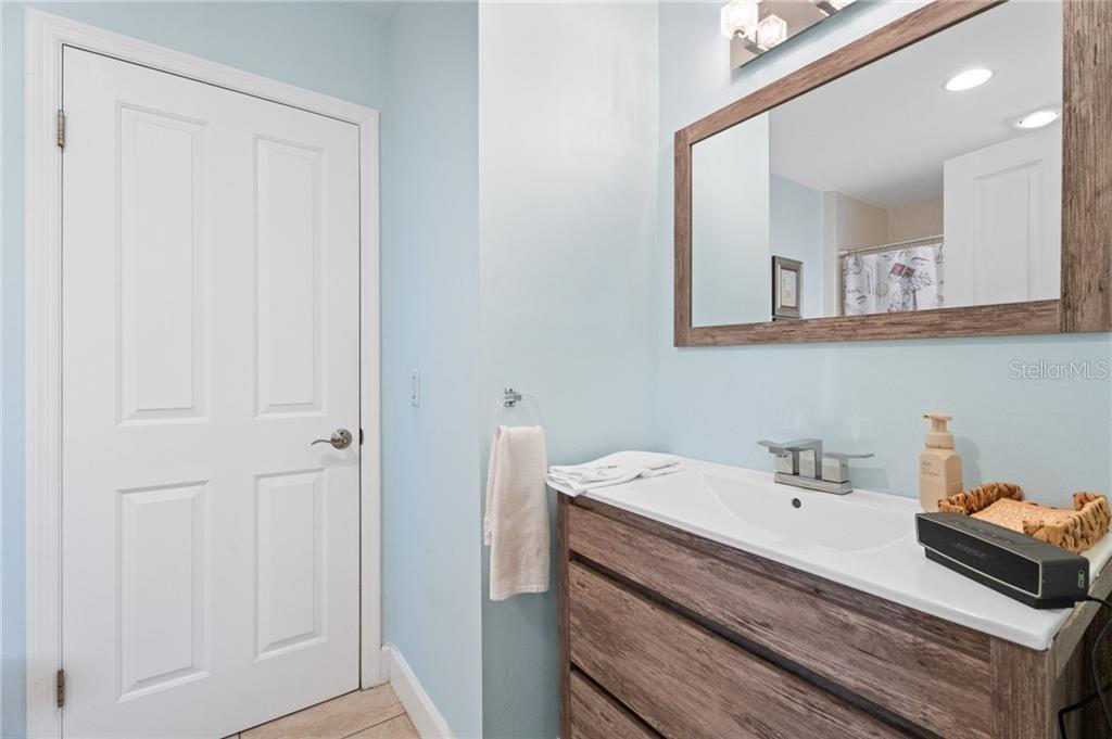 TB8434622 Property Photo 25