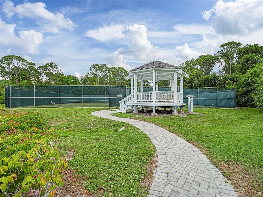 TB8434622 Property Photo 32