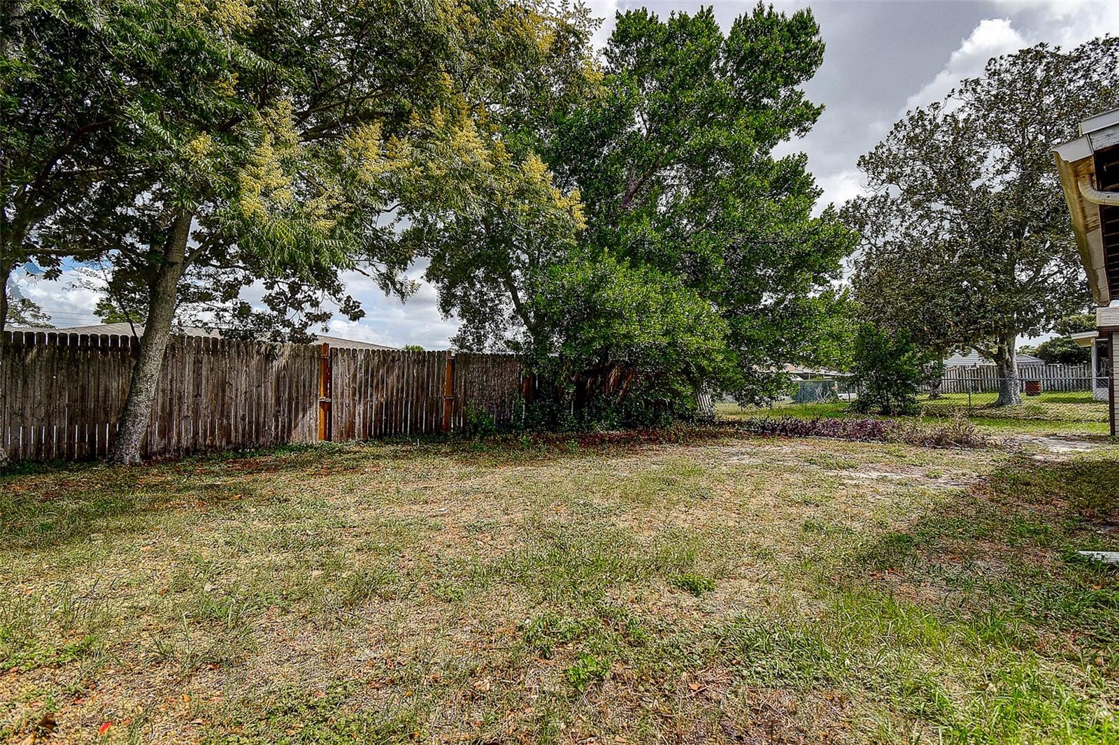 6237 Dalton St Property Photo 32