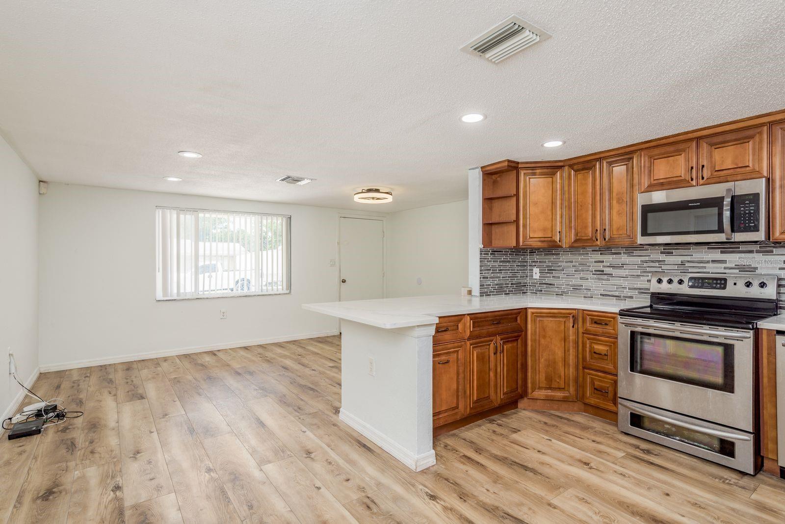 9826 Rainbow Ln Property Photo 2