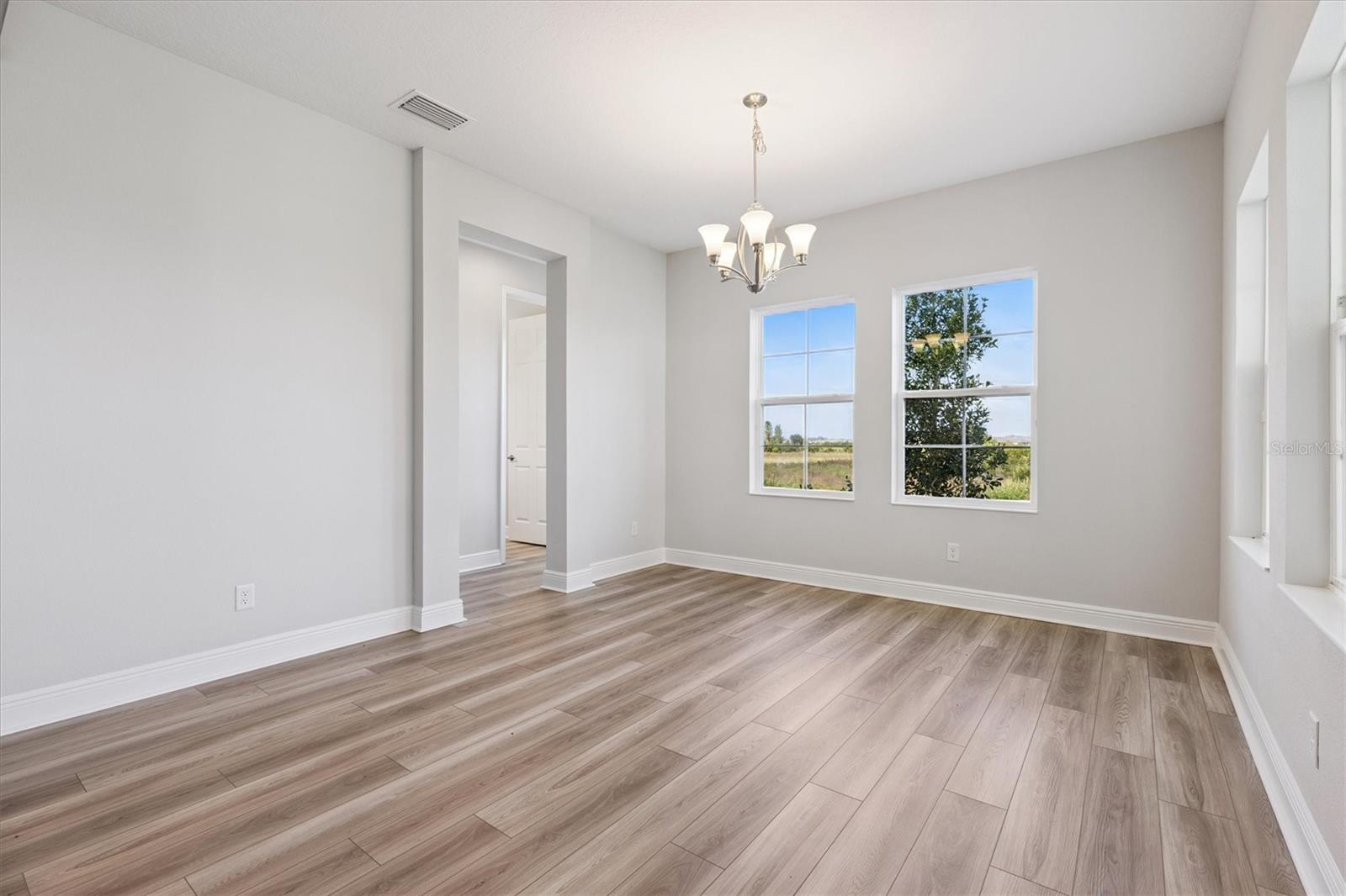 9711 Surrey Rose Dr Property Photo 18