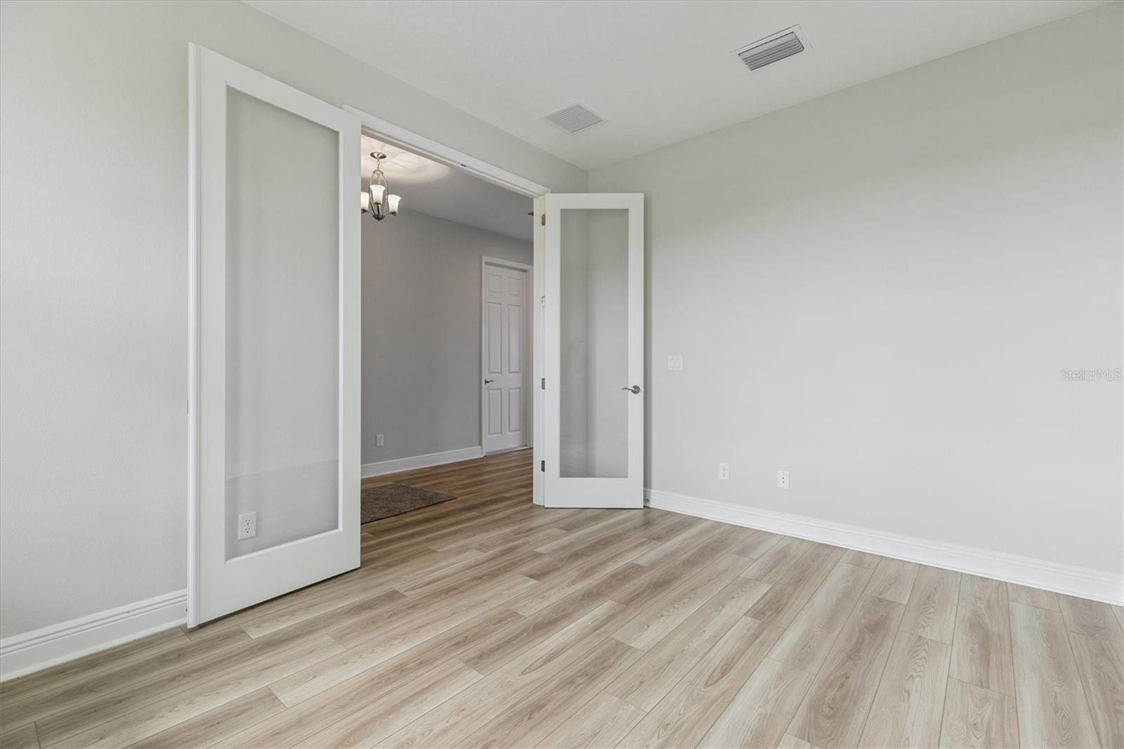 9711 Surrey Rose Dr Property Photo 31