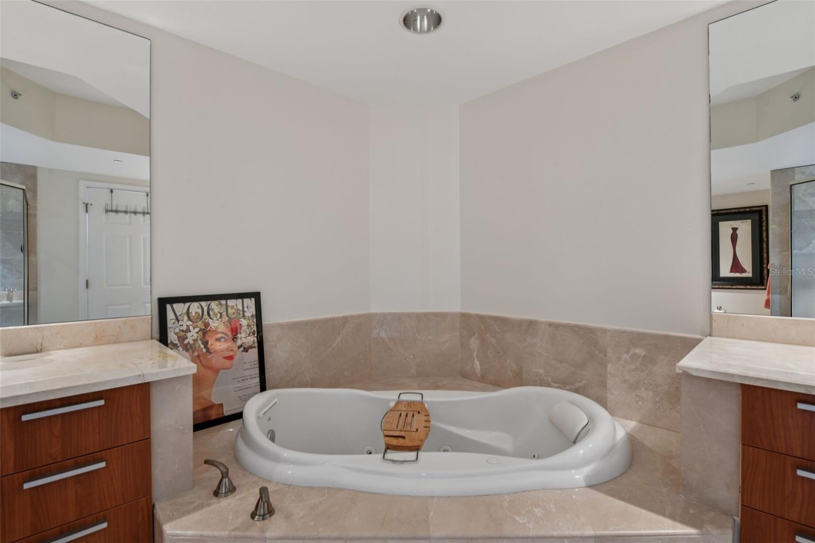241 Riverside Dr #305 Property Photo 14