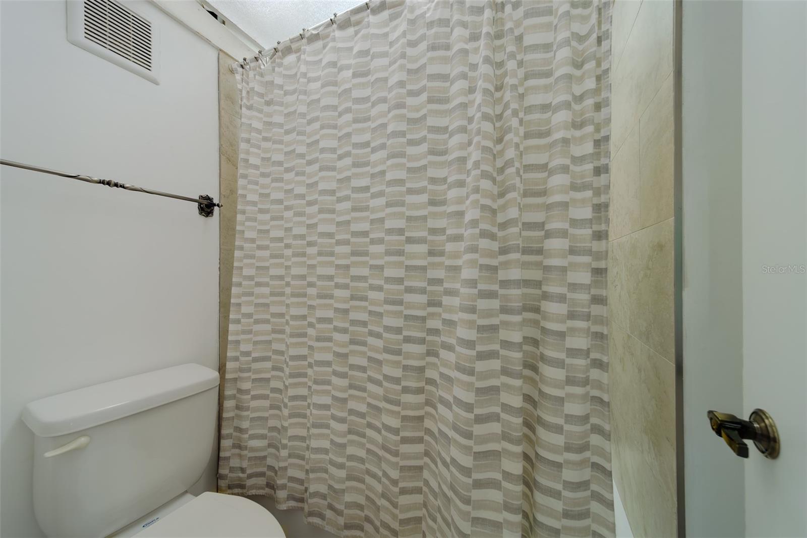 51 Island Way #101 Property Photo 32