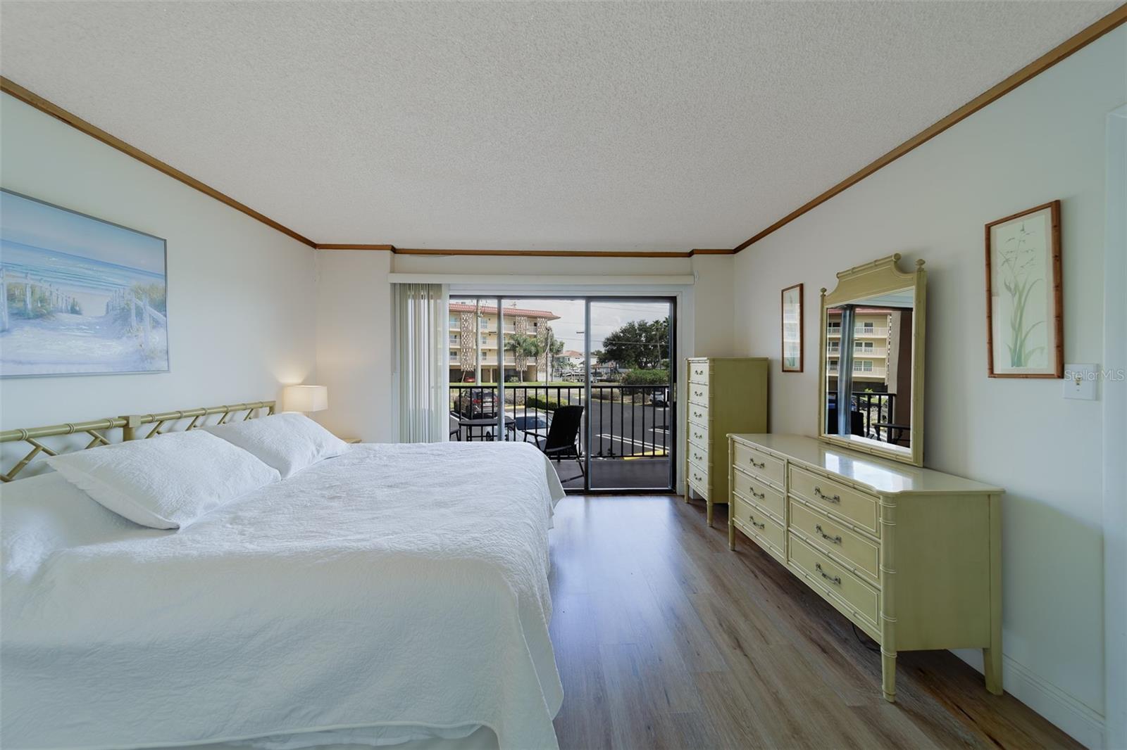 51 Island Way #101 Property Photo 35