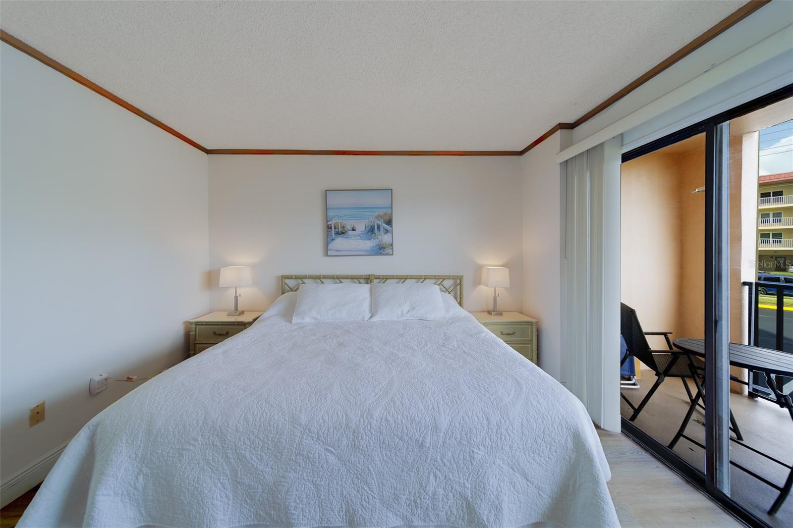 51 Island Way #101 Property Photo 36