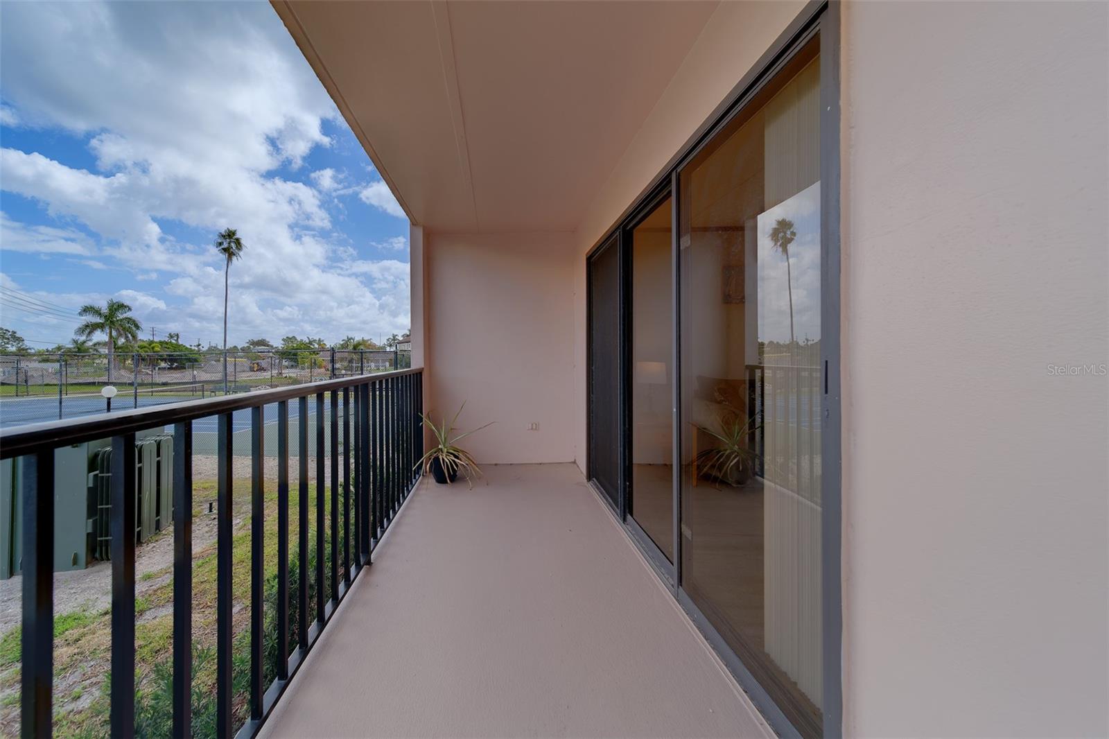 51 Island Way #101 Property Photo 40